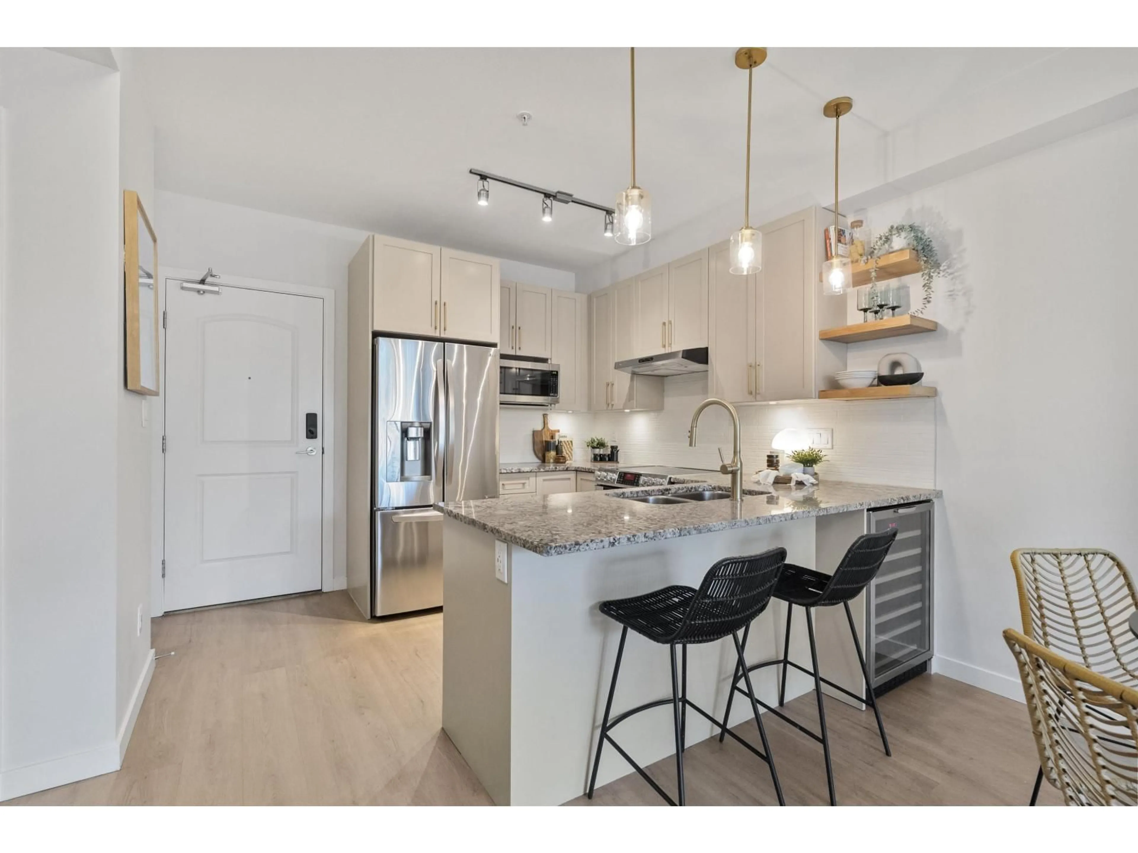 Open concept kitchen, unknown for 211 - 6480 194, Surrey British Columbia V4N6J9