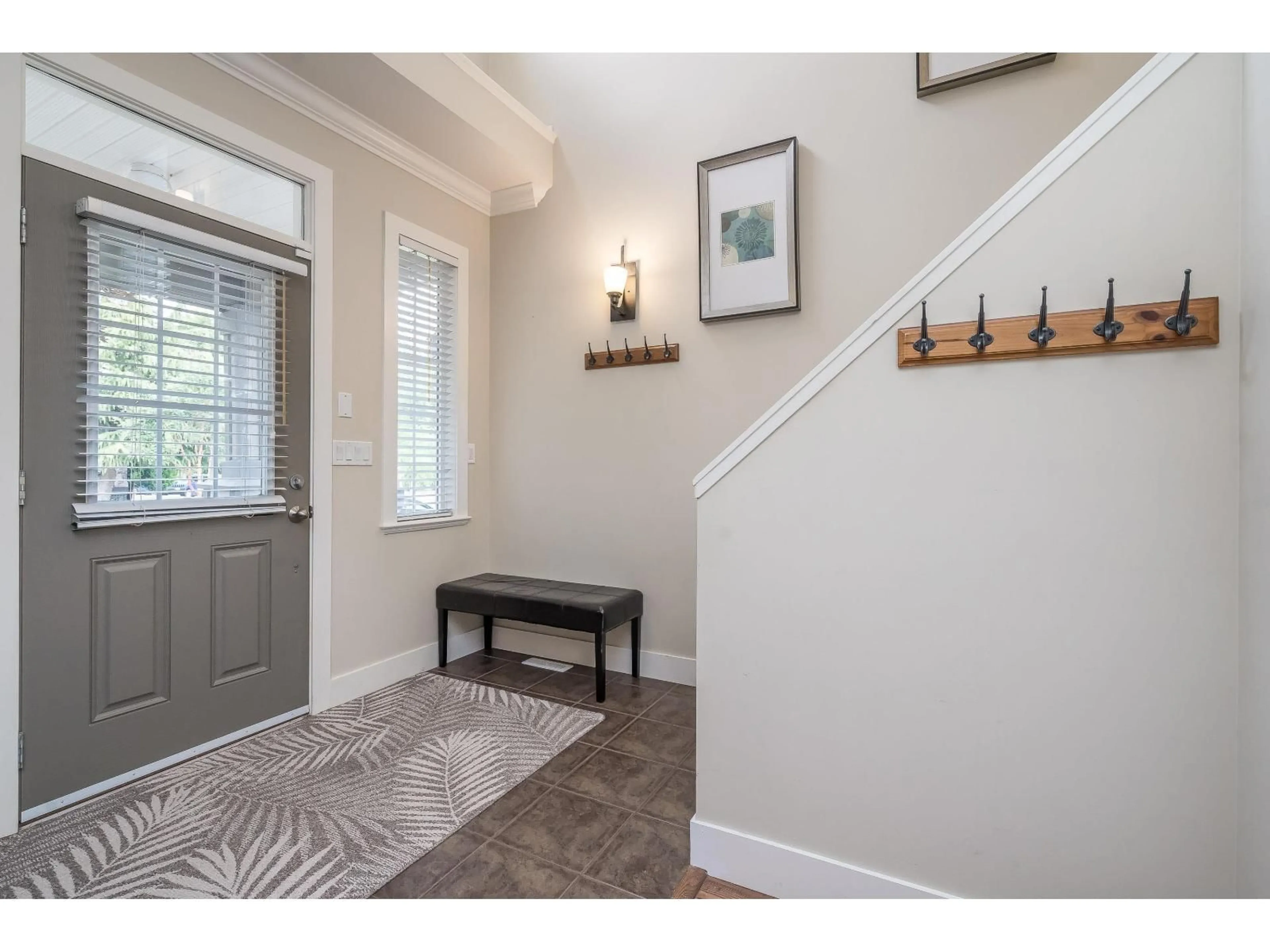 Indoor entryway for 19232 68A, Surrey British Columbia V4N0B6