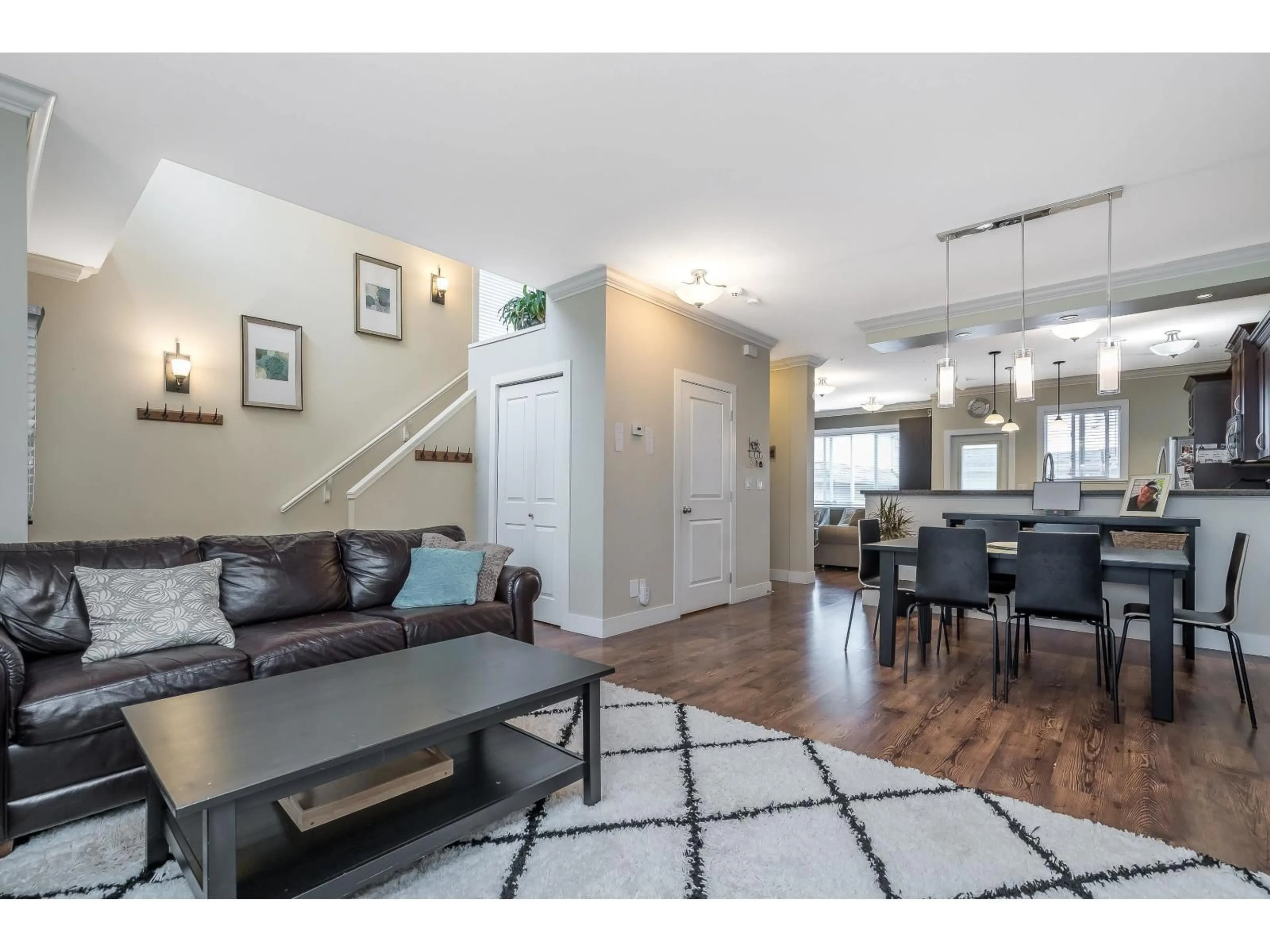 Living room with furniture, unknown for 19232 68A, Surrey British Columbia V4N0B6