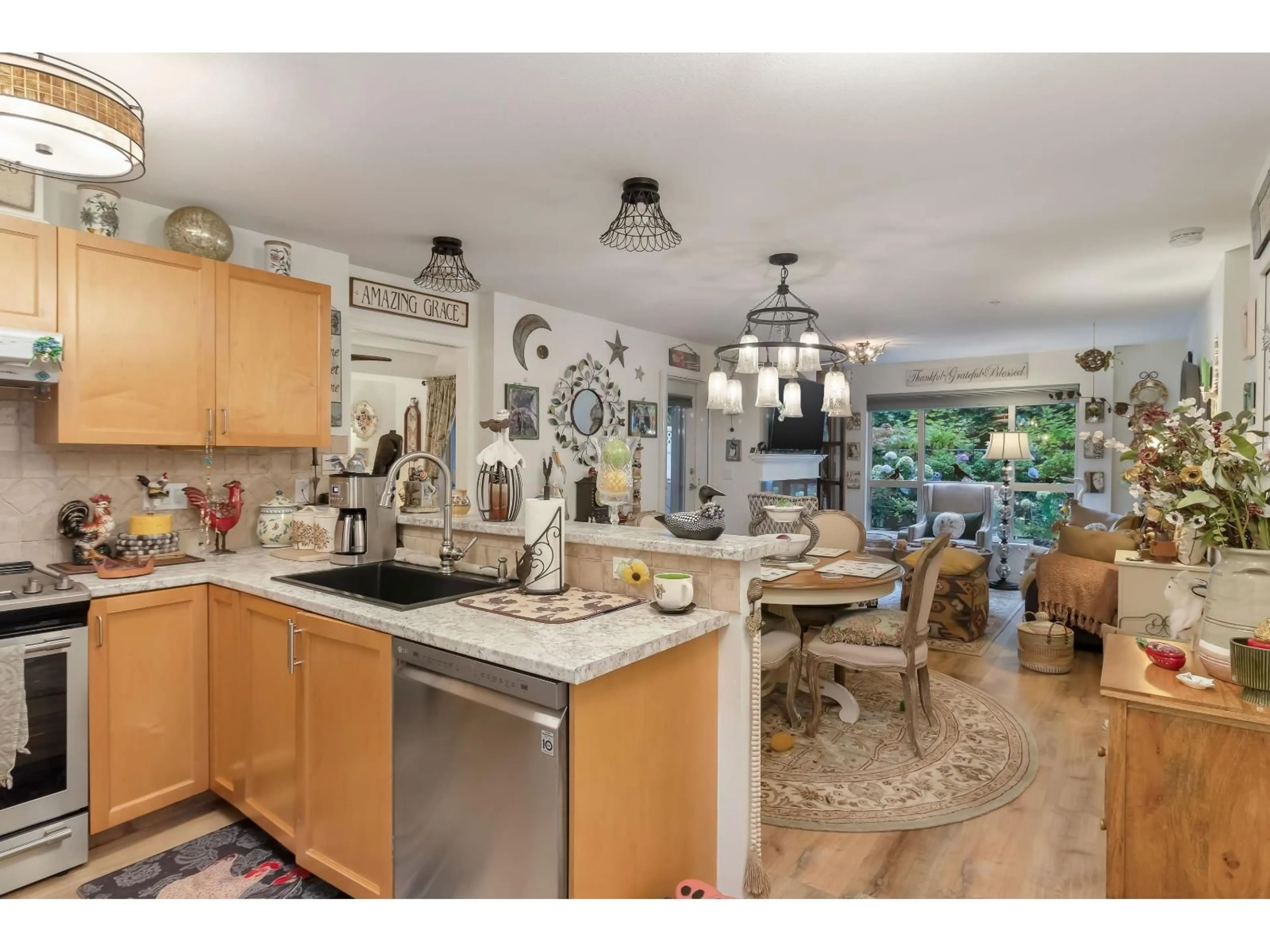 Open concept kitchen, unknown for 103 - 2167 152, Surrey British Columbia V4A4P1