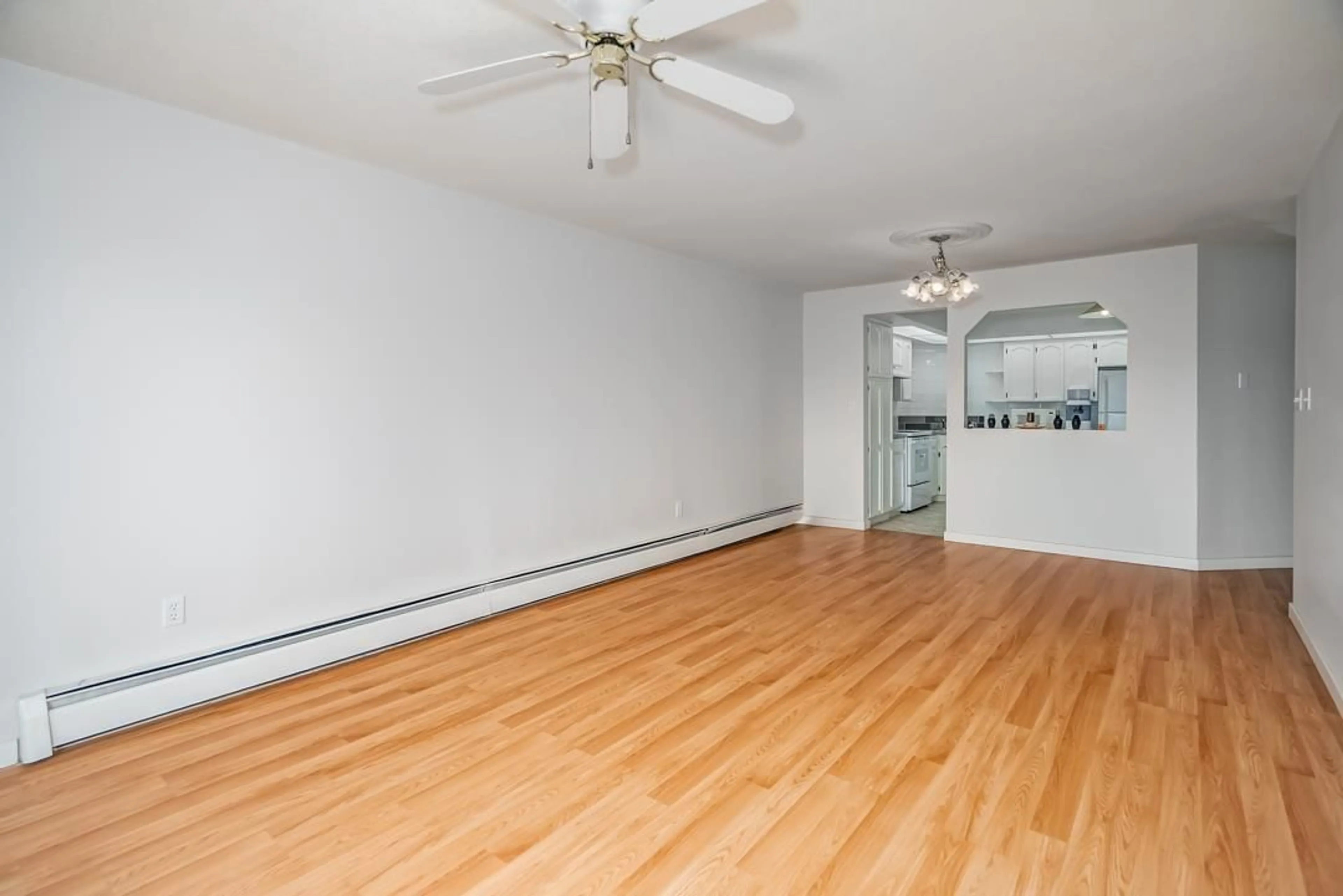A pic of a room for 215 - 31930 OLD YALE, Abbotsford British Columbia V2T2C7