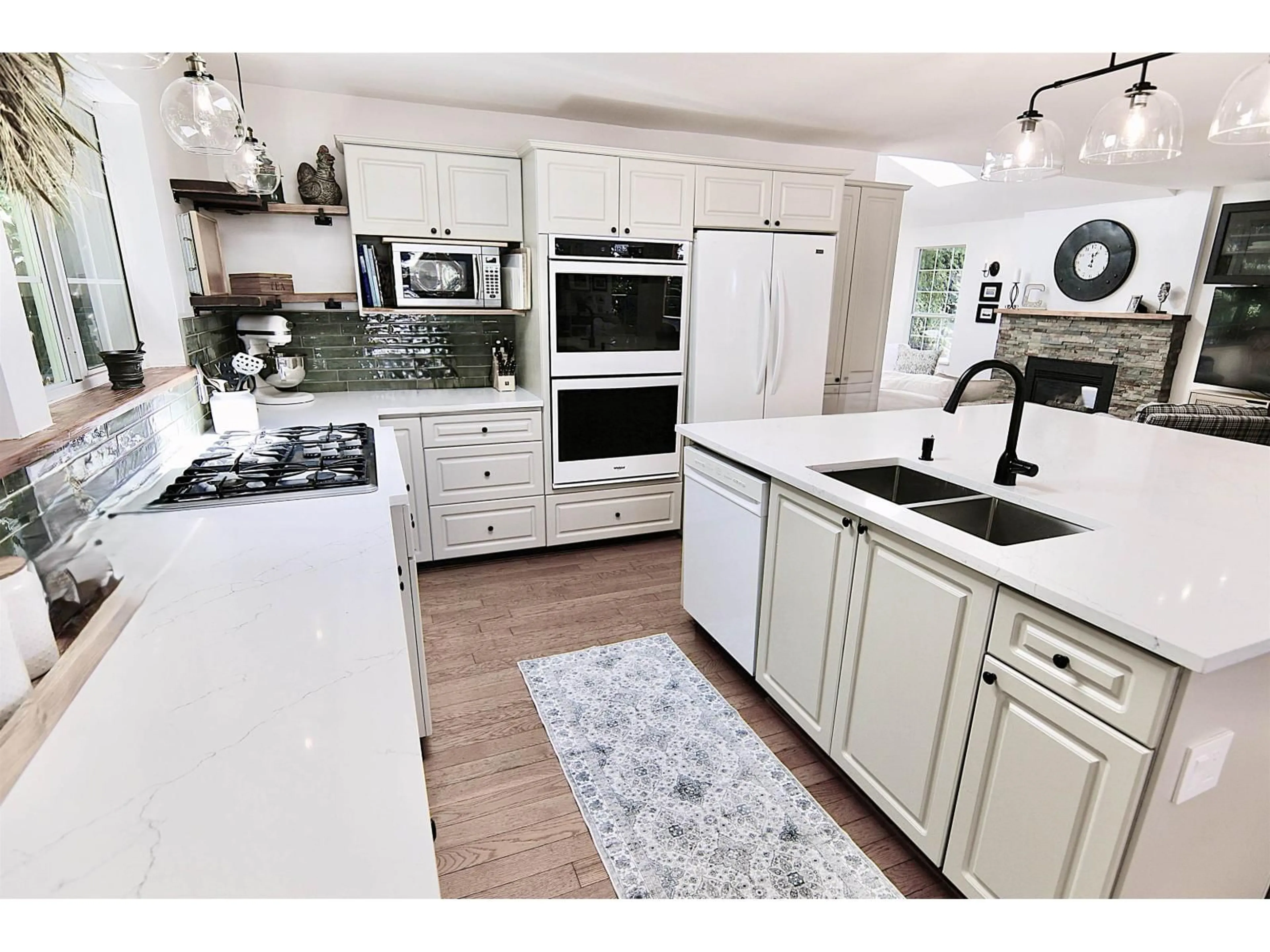 Open concept kitchen, unknown for 14143 TRITES, Surrey British Columbia V3X3E7