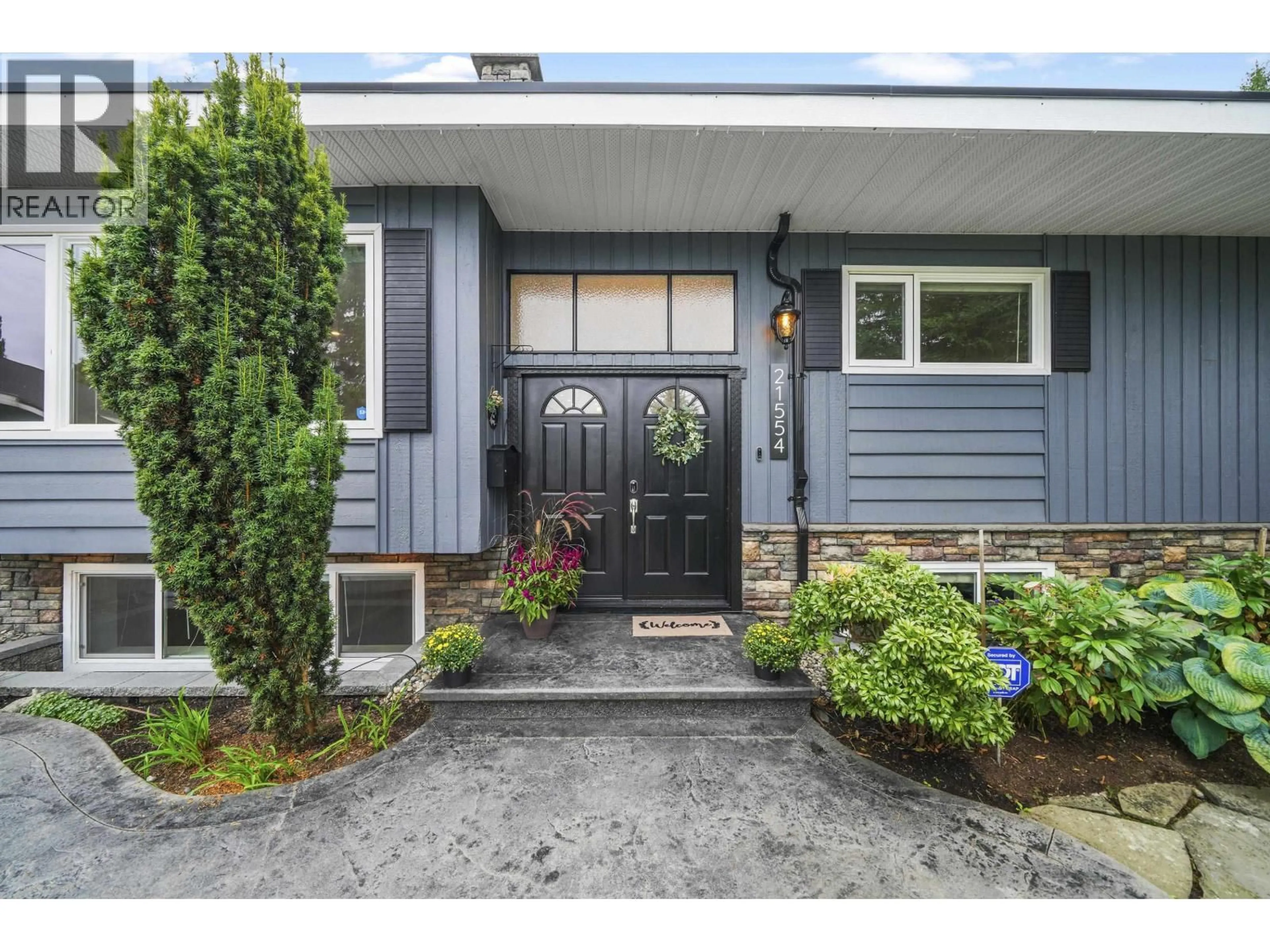 Indoor entryway for 21554 BERRY AVENUE, Maple Ridge British Columbia V2X2C8