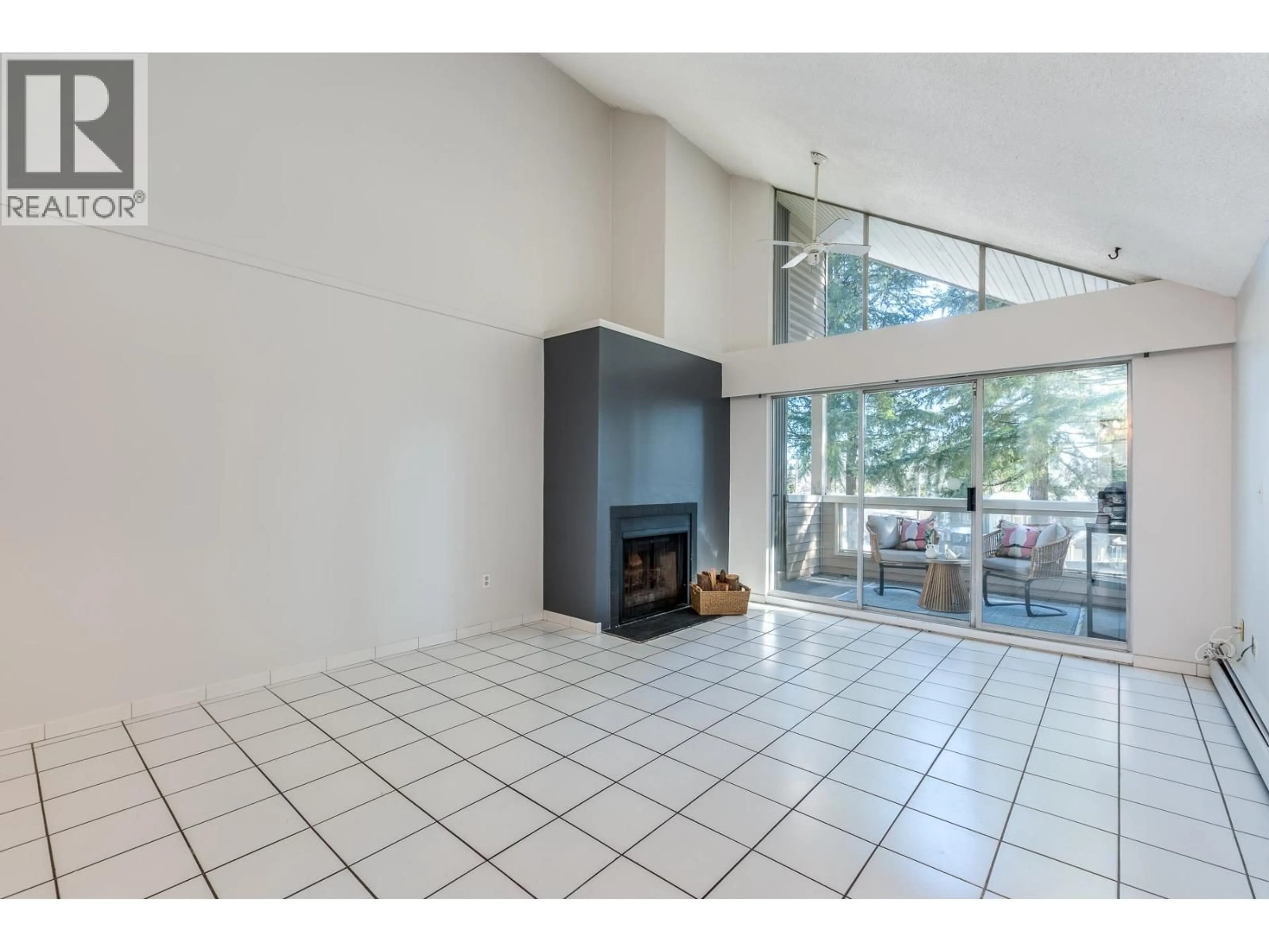 Unknown for 302 - 932 ROBINSON STREET, Coquitlam British Columbia V3J7R8
