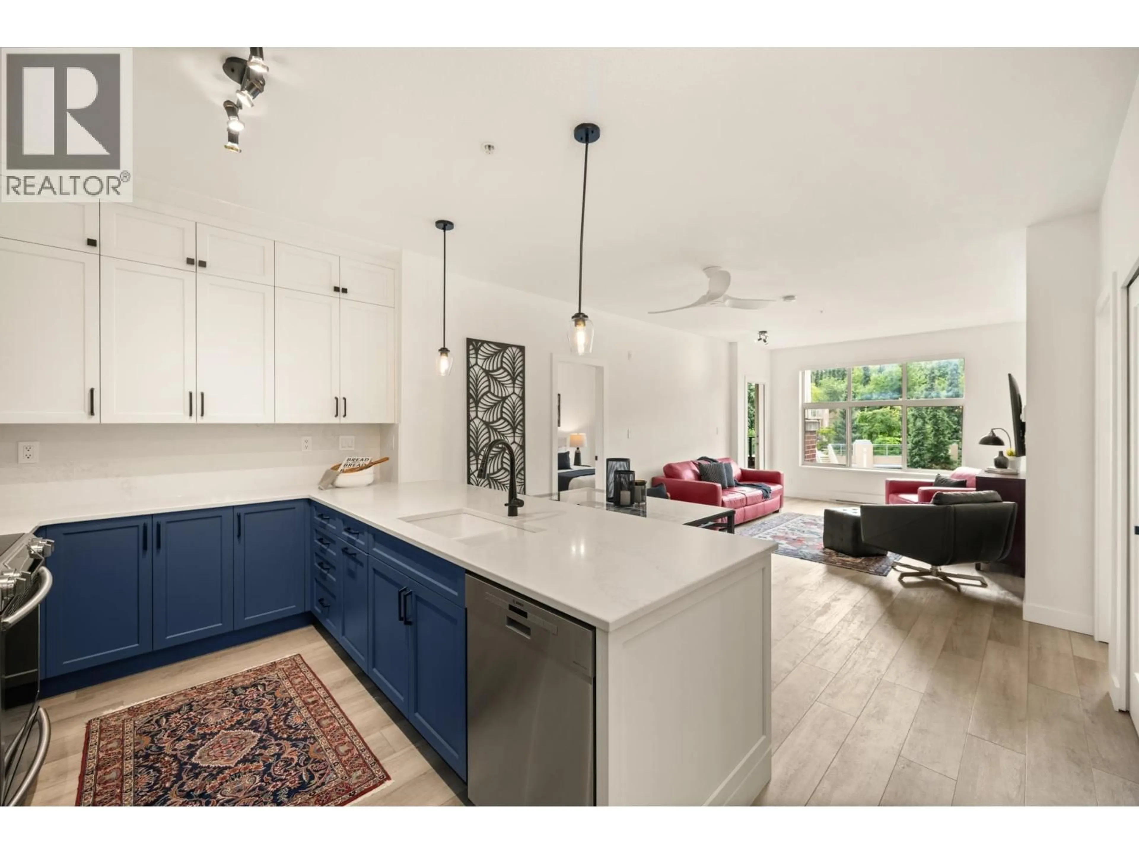 Open concept kitchen, ceramic/tile floor for 301 - 285 ROSS DRIVE, New Westminster British Columbia V3L0B9
