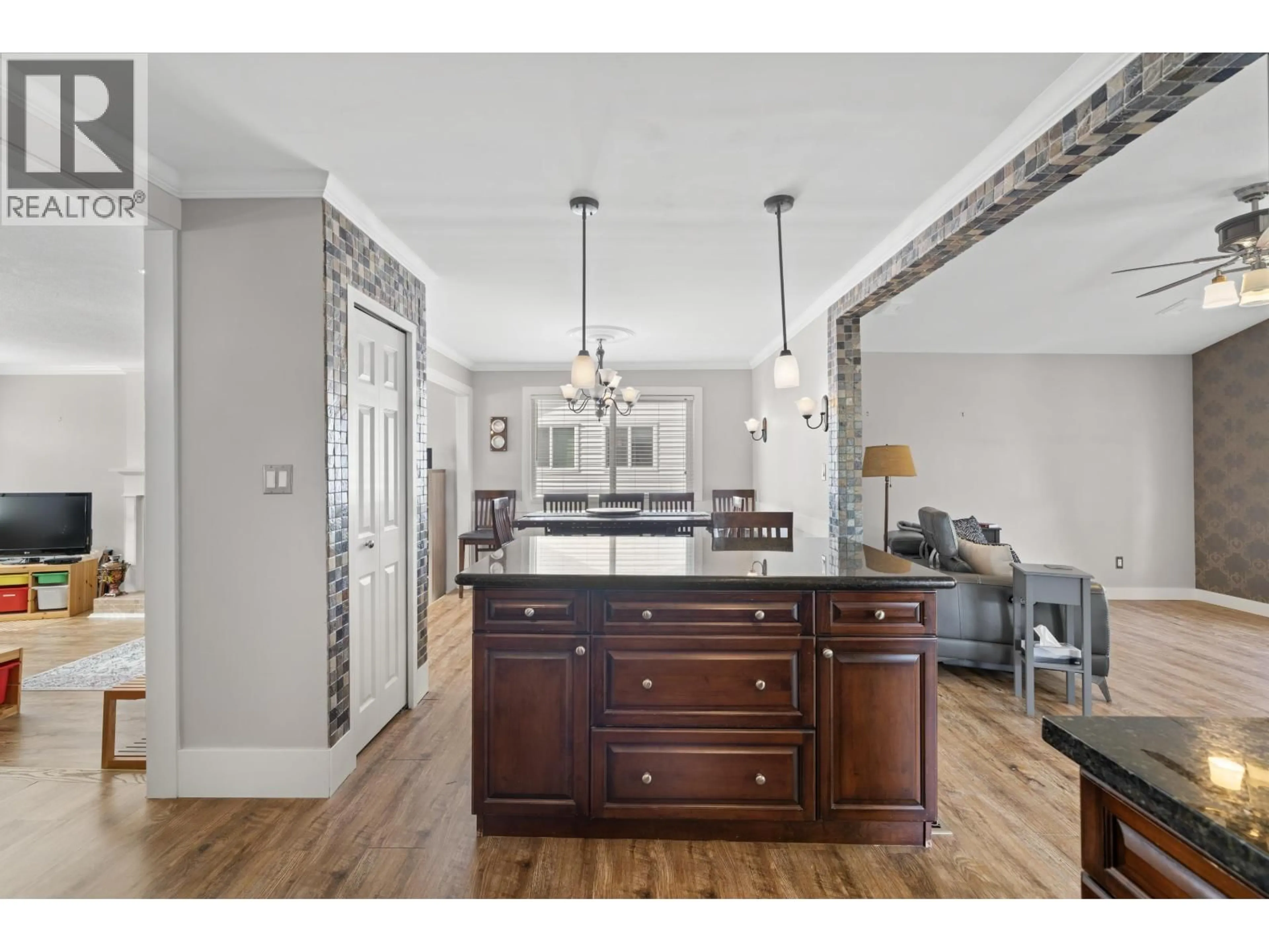 Open concept kitchen, unknown for 5405 CHAMBERLAYNE AVENUE, Delta British Columbia V4K3T4