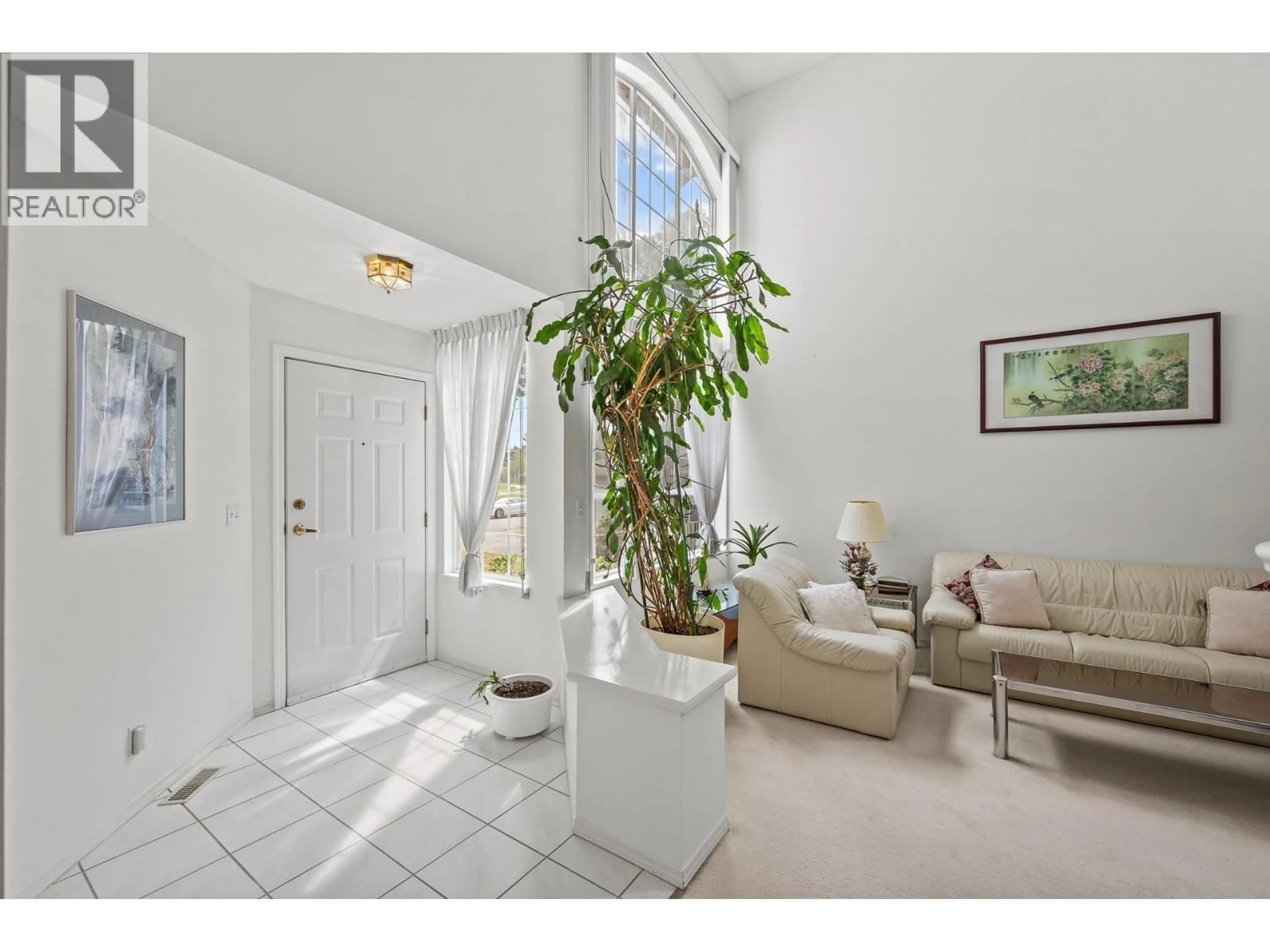 Indoor entryway for 5611 MCRAE STREET, Richmond British Columbia V6V2P5
