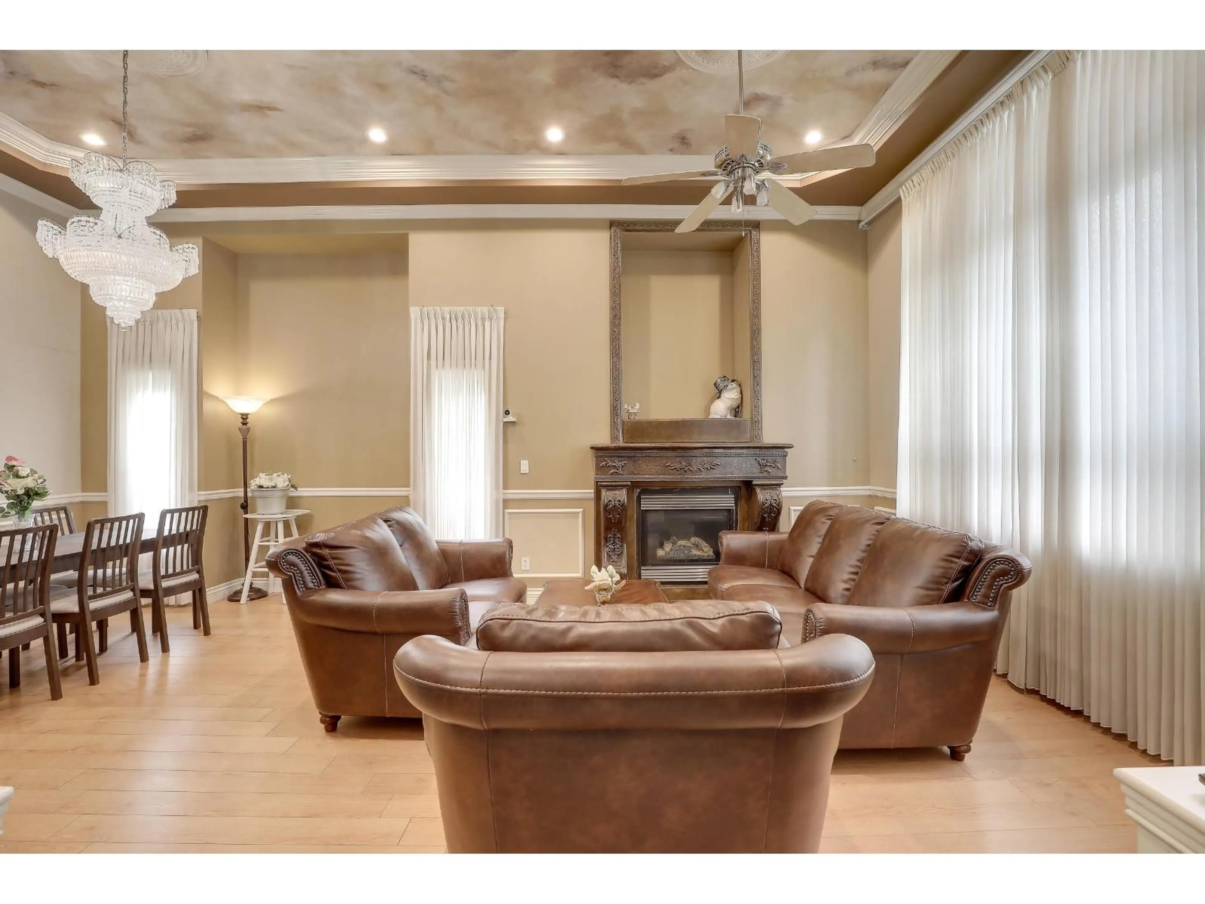 Living room with furniture, unknown for 14078 68, Surrey British Columbia V3W2H2