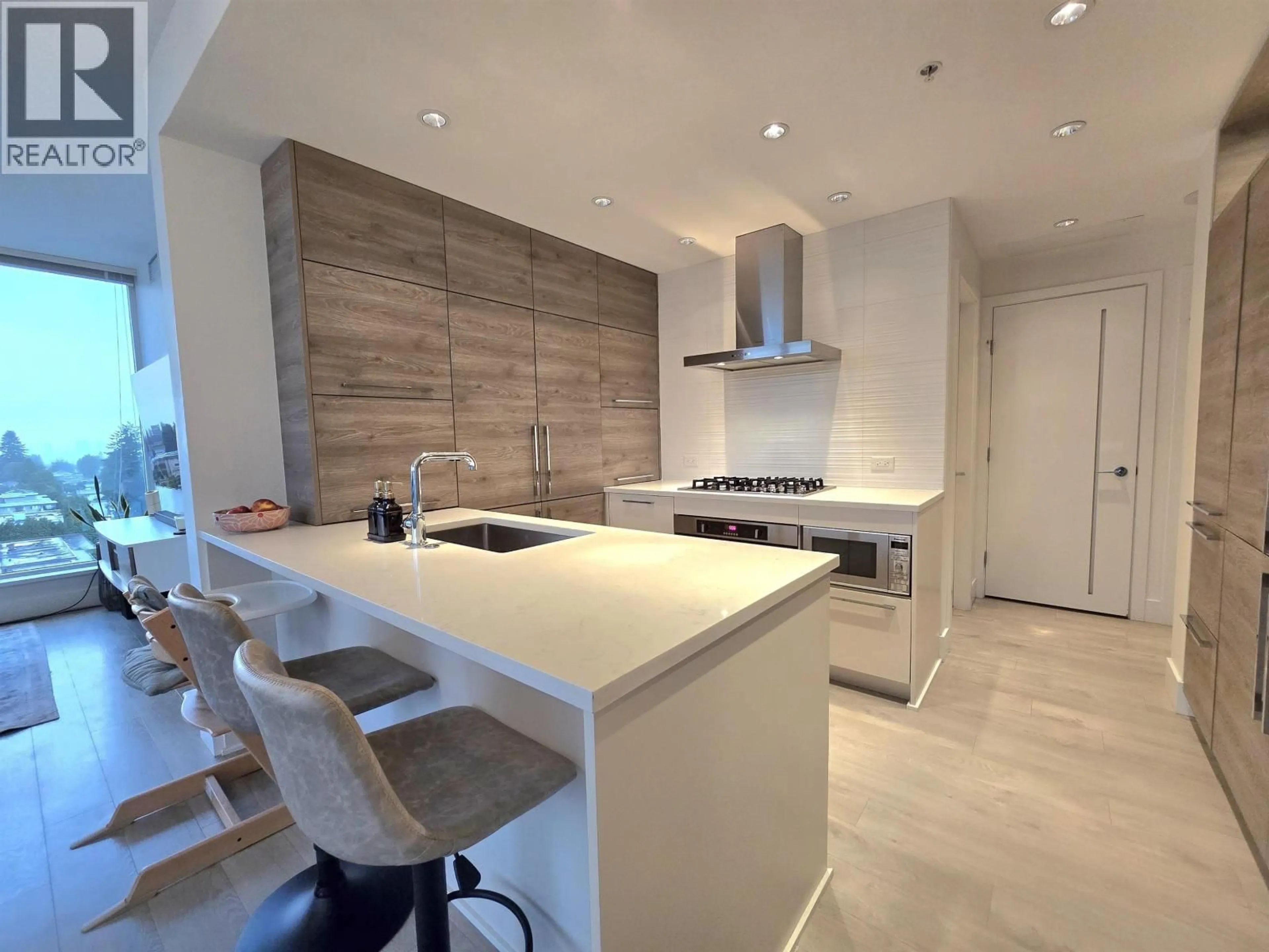 Contemporary kitchen, ceramic/tile floor for 1110 - 7358 EDMONDS STREET, Burnaby British Columbia V3N0H1