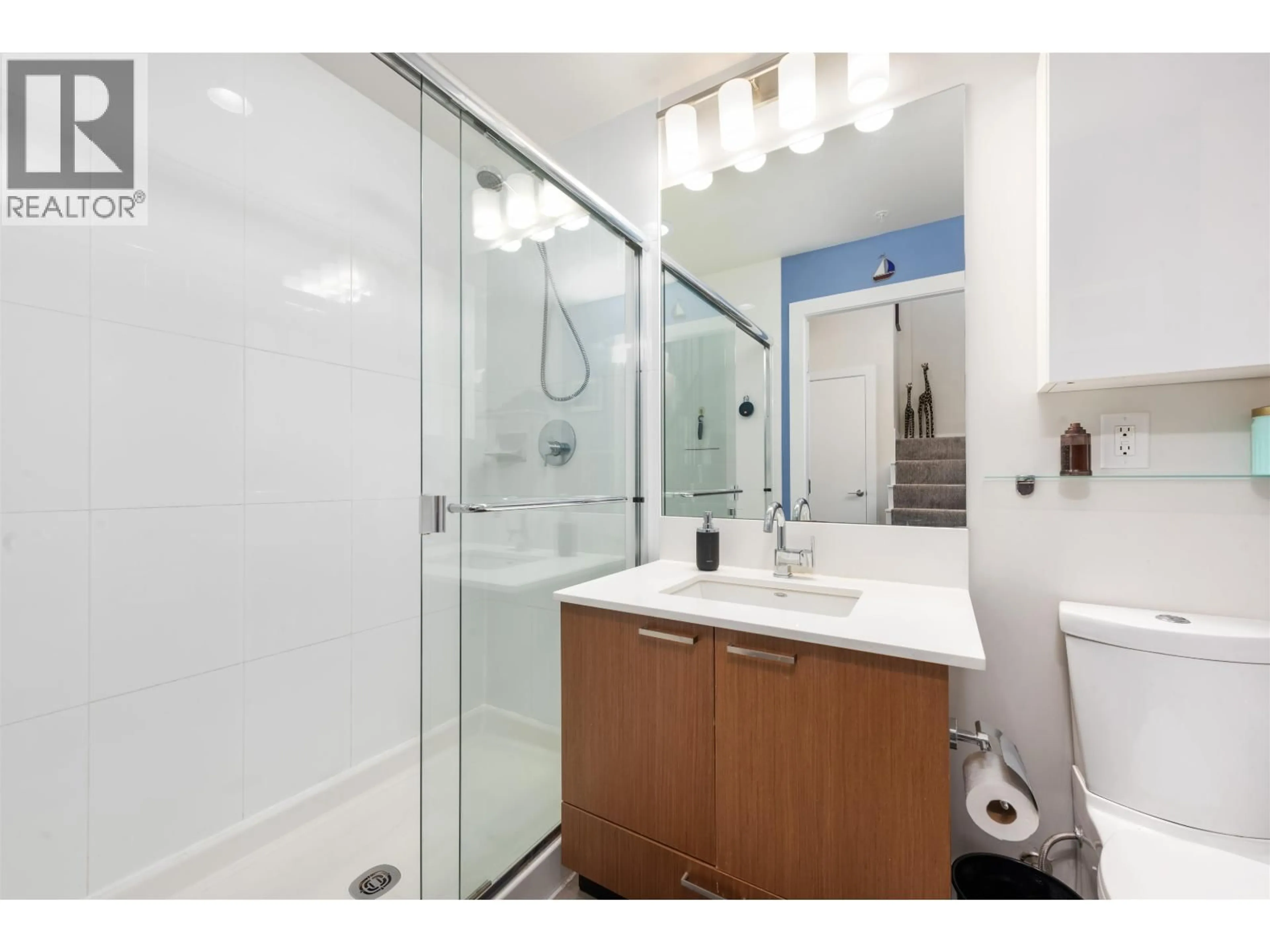 Standard bathroom, ceramic/tile floor for 903 - 221 UNION STREET, Vancouver British Columbia V6A0B4