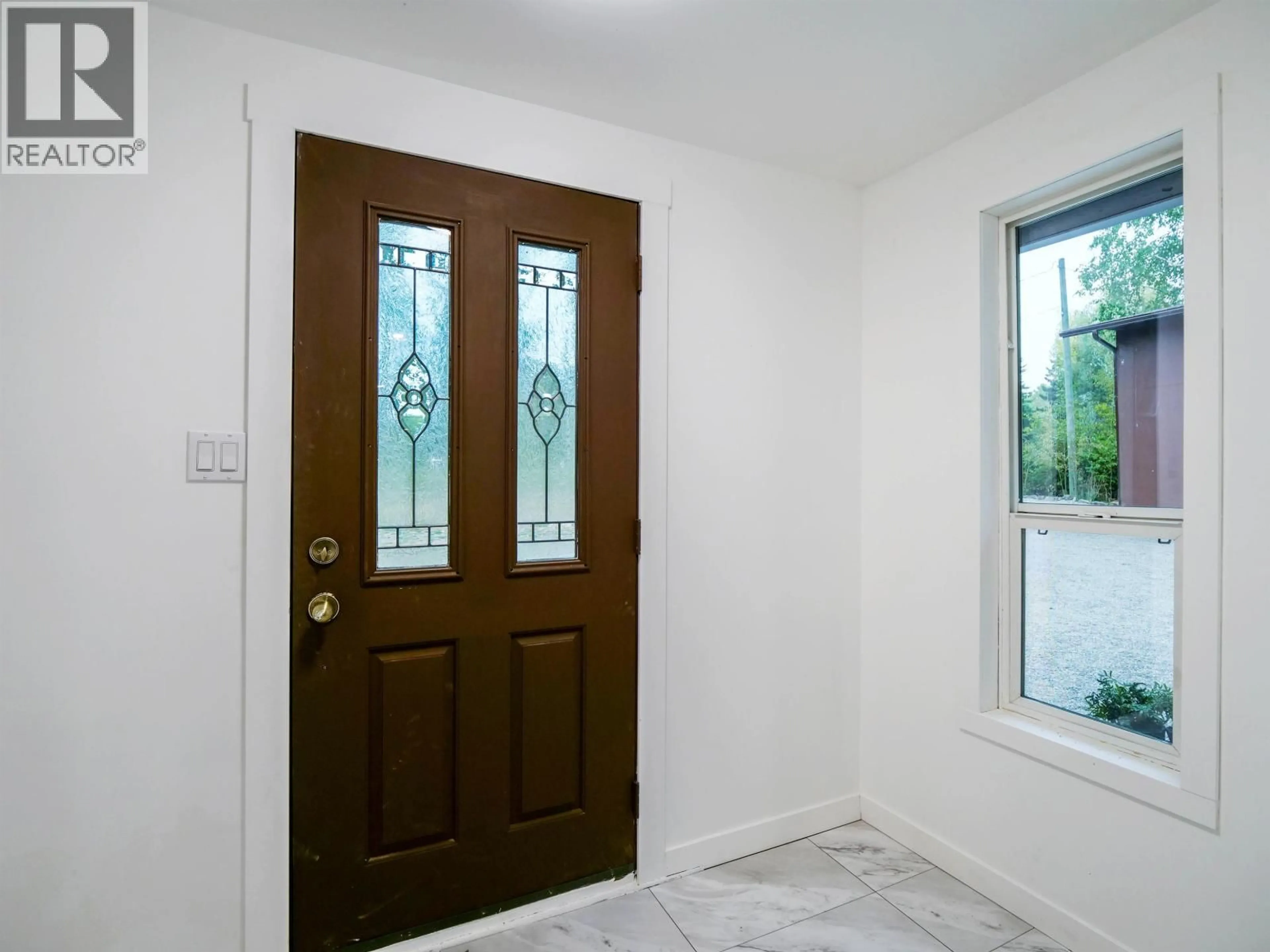 Indoor entryway for 2446 RED BLUFF ROAD, Quesnel British Columbia V2J6C2