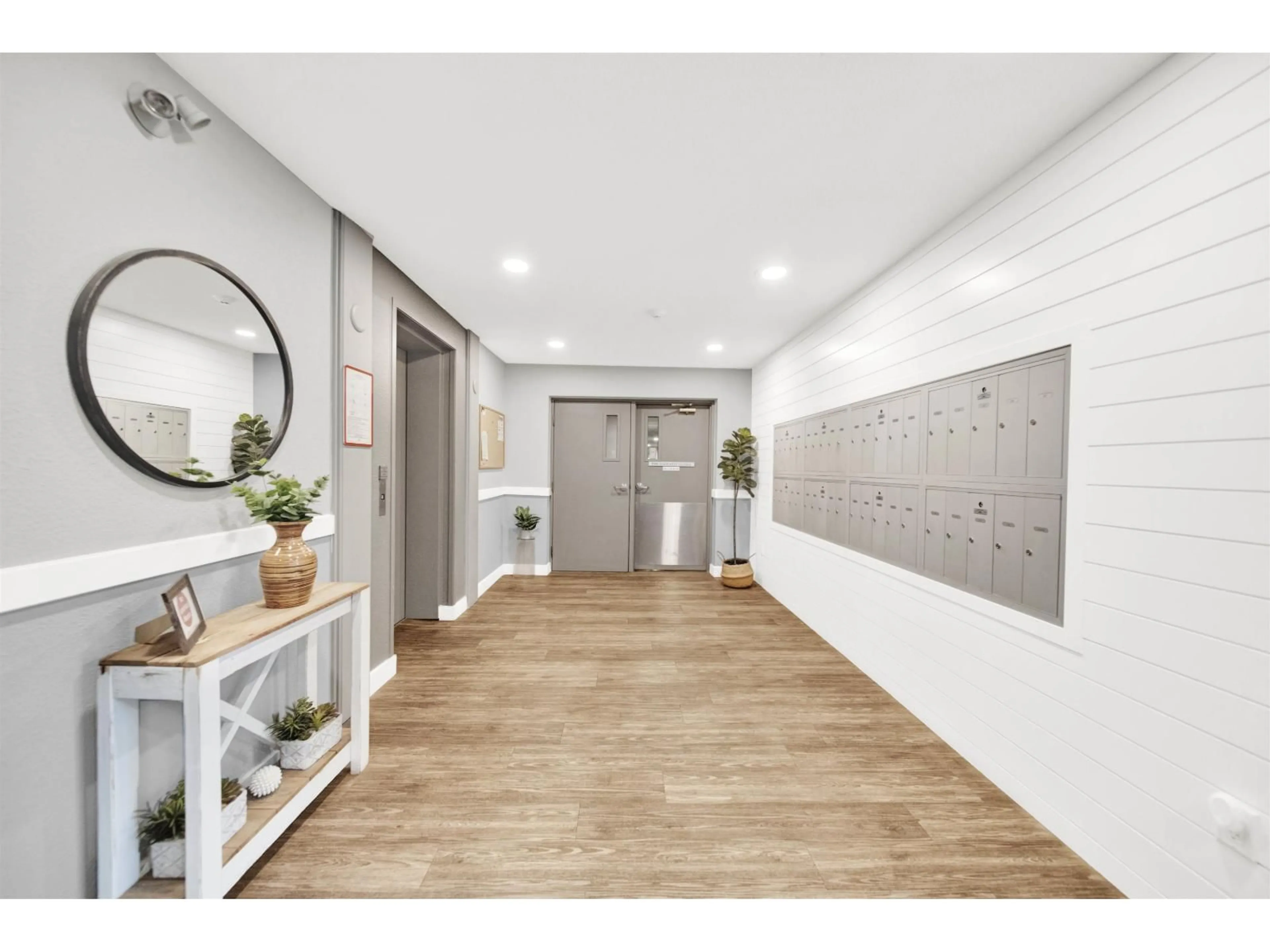 Unknown for 209 - 1830 SOUTHMERE EAST, Surrey British Columbia V4A9C2