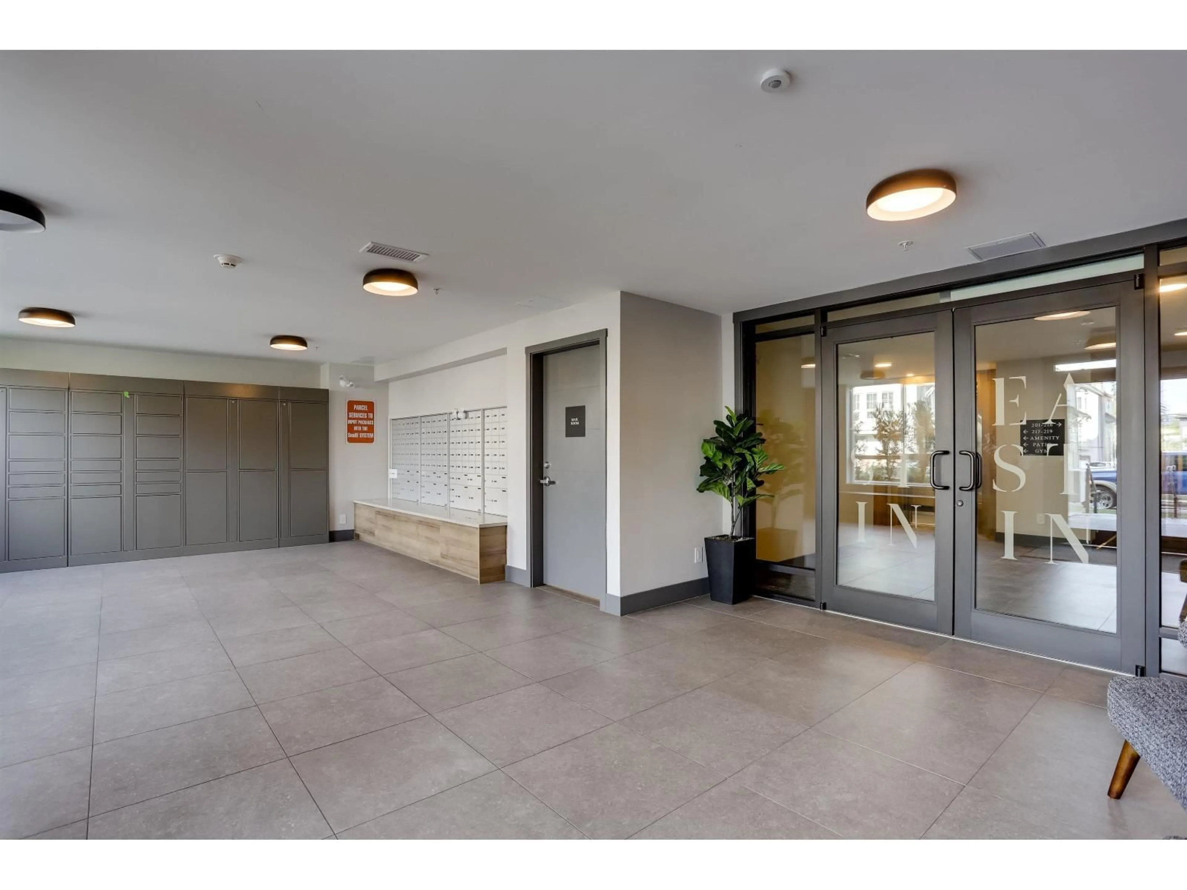Indoor foyer for 217 - 8117 200A, Langley British Columbia V2Y3W9
