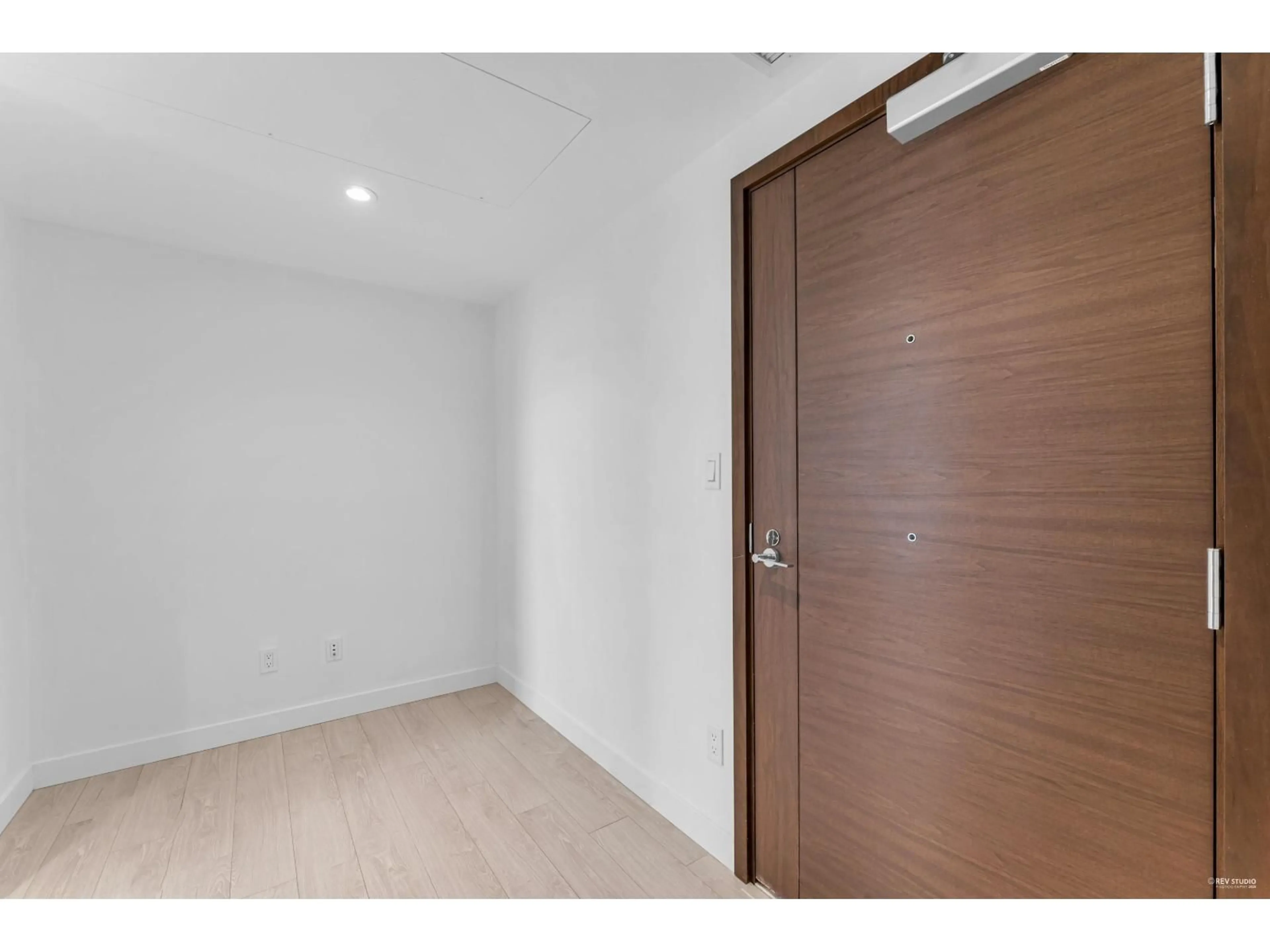 Unknown for 2404 - 9887 WHALLEY, Surrey British Columbia V3T0P4