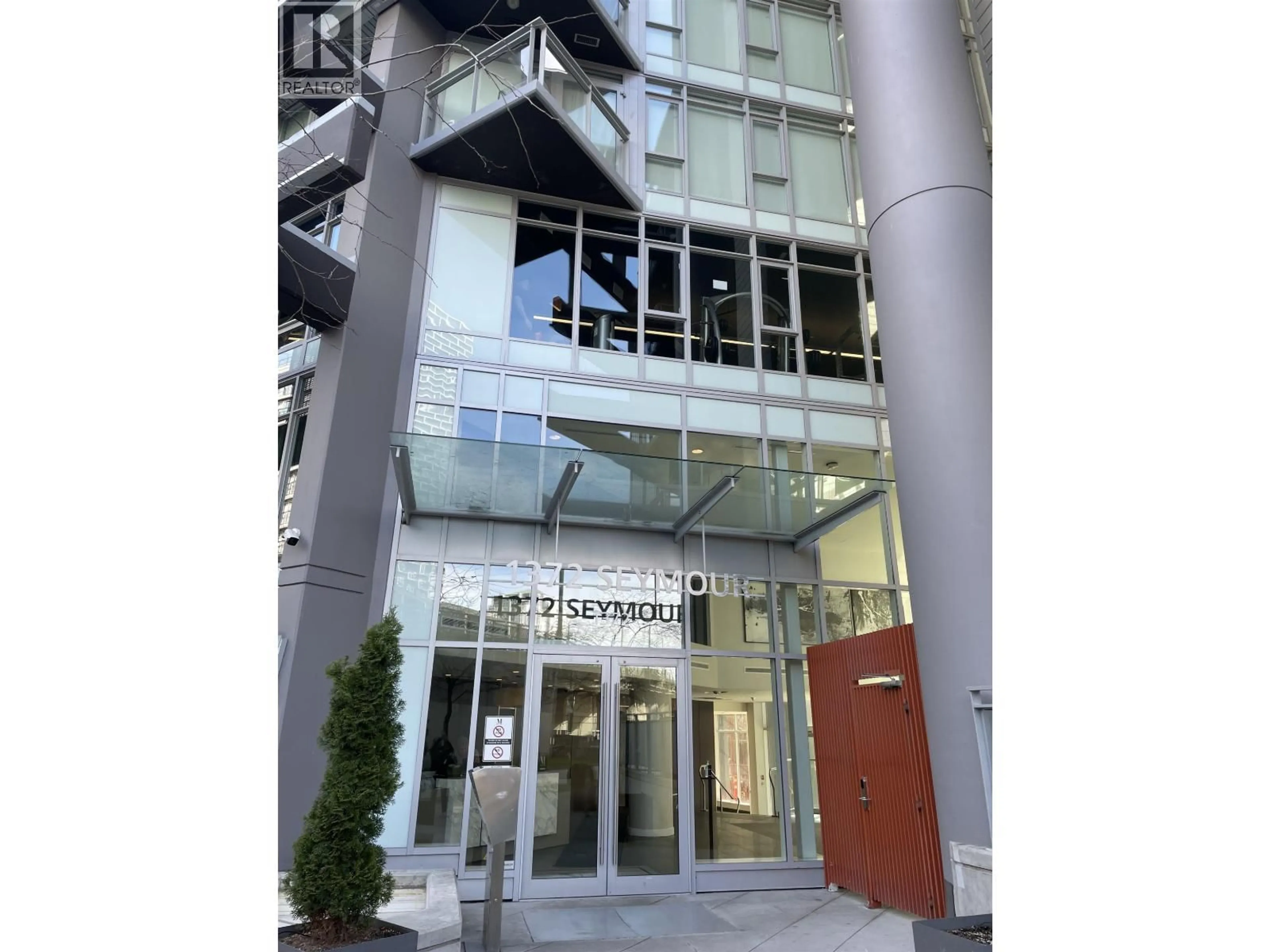 Indoor foyer for 1201 - 1372 SEYMOUR STREET, Vancouver British Columbia V6B0L1