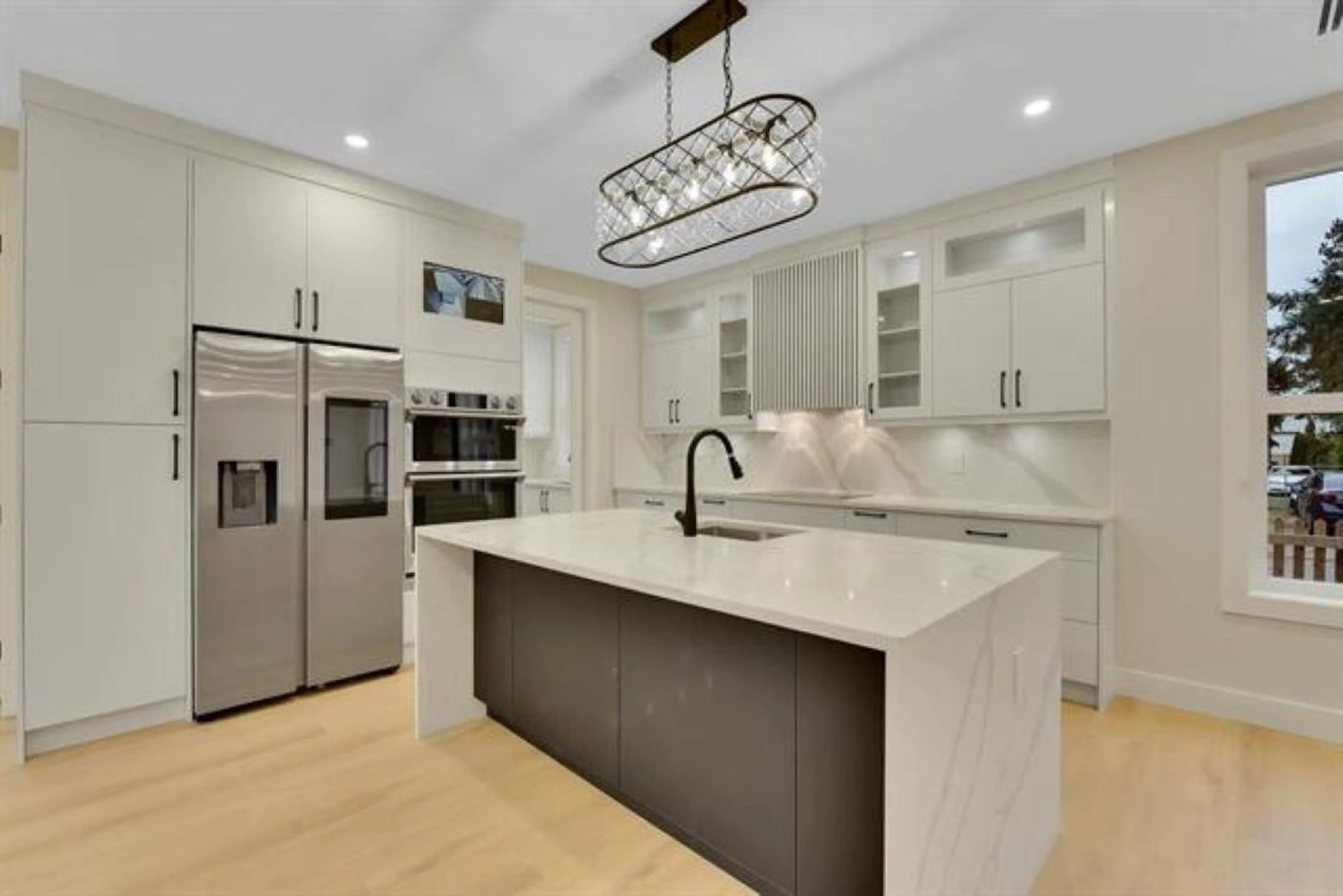 Open concept kitchen, ceramic/tile floor for 20265 98, Langley British Columbia V1M3E4