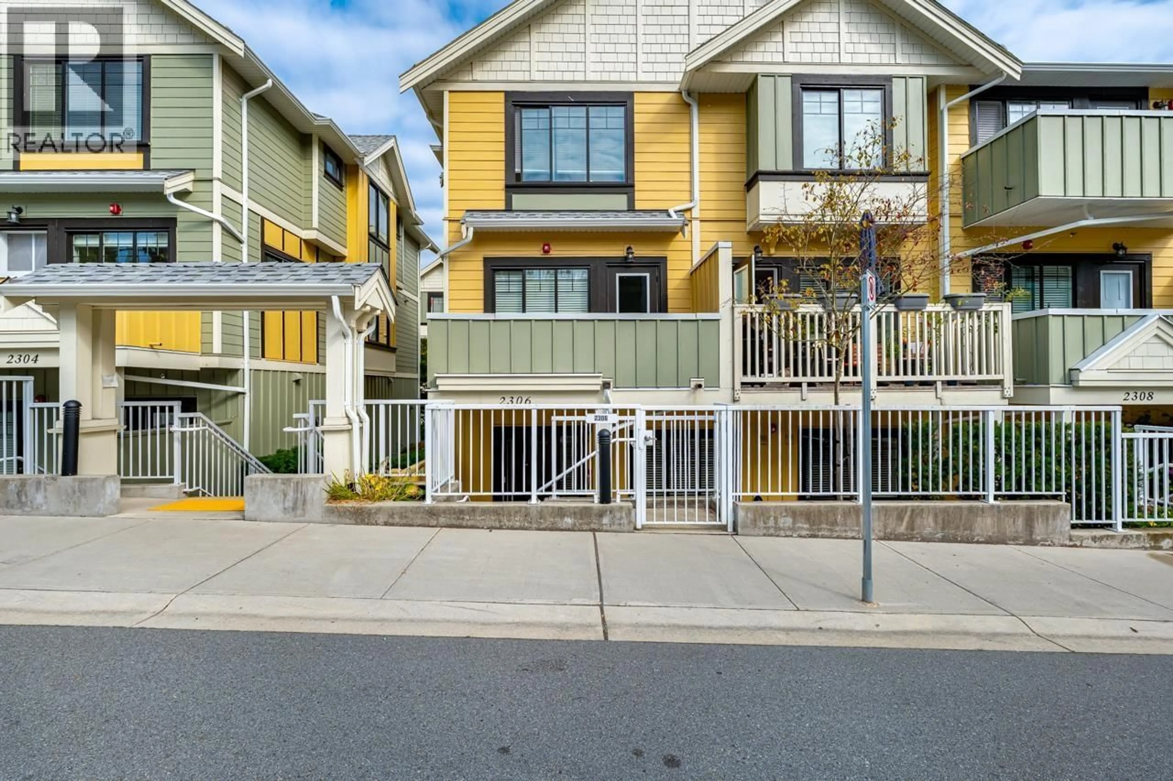 Home with vinyl exterior material, street for 2306 SPRING STREET, Port Moody British Columbia V3H0M6