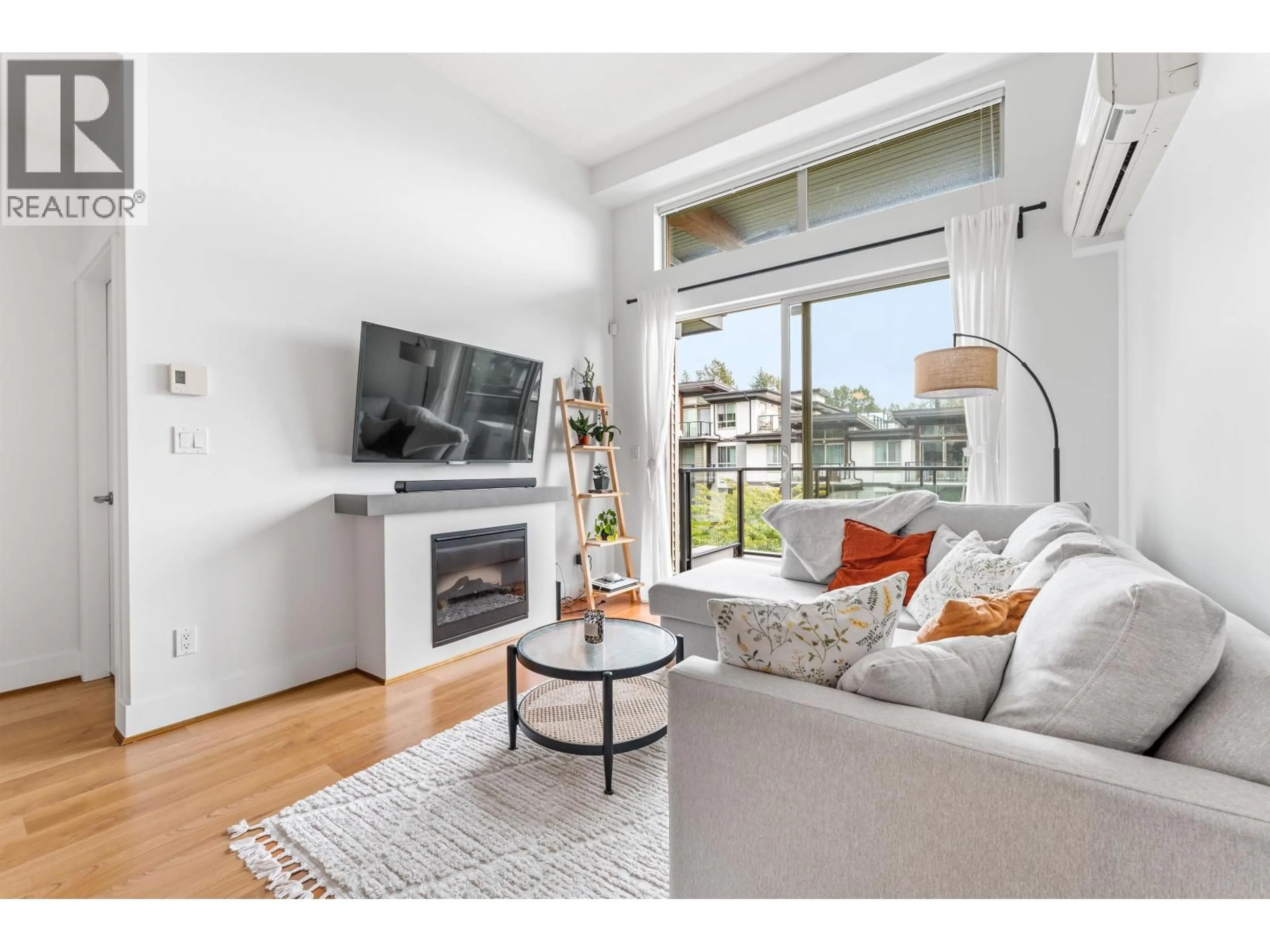 Living room with furniture, unknown for 505 - 7428 BYRNEPARK WALK, Burnaby British Columbia V3N0B4