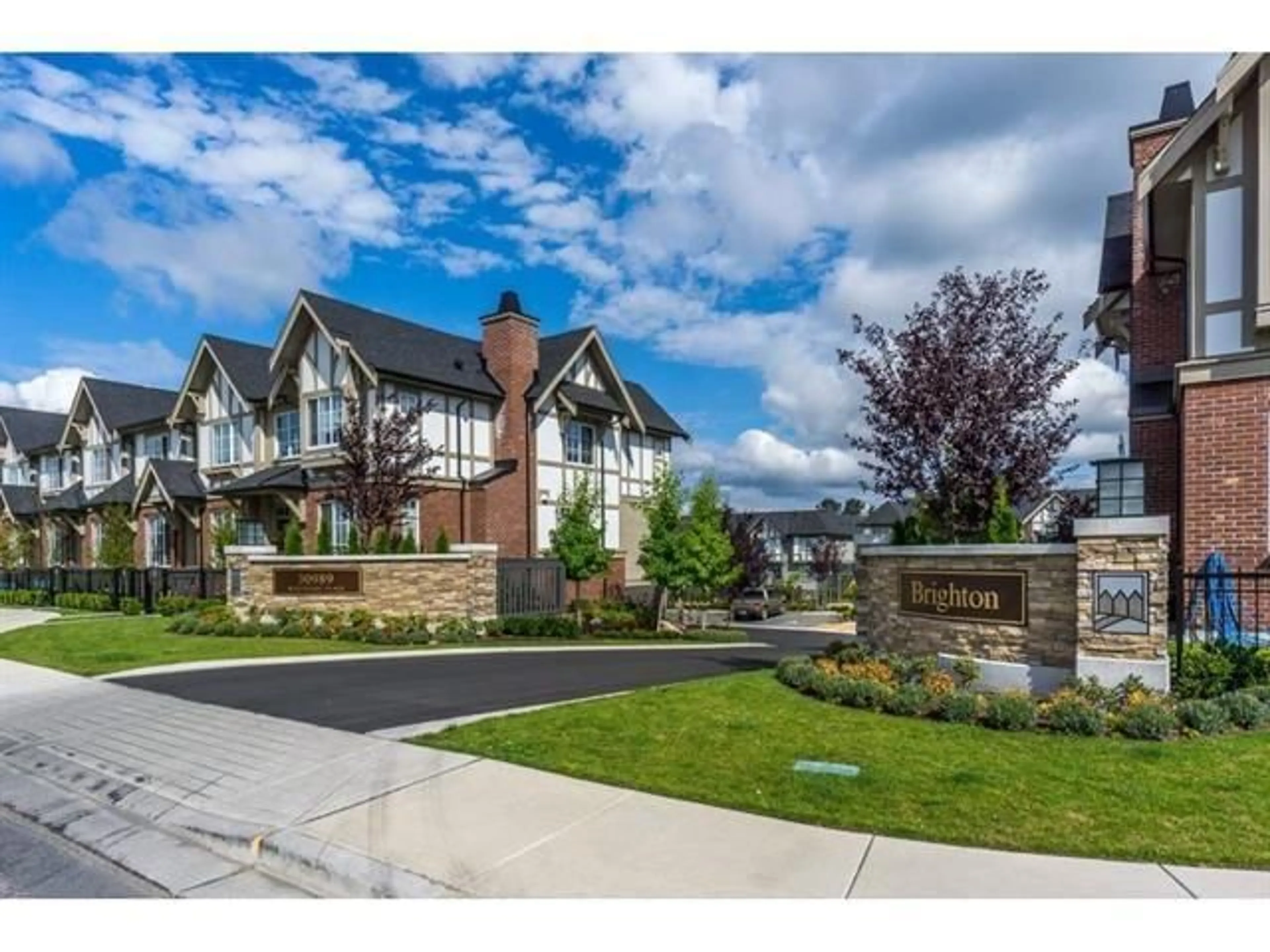A pic from outside/outdoor area/front of a property/back of a property/a pic from drone, unknown for 110 - 30989 WESTRIDGE, Abbotsford British Columbia V2T0E7