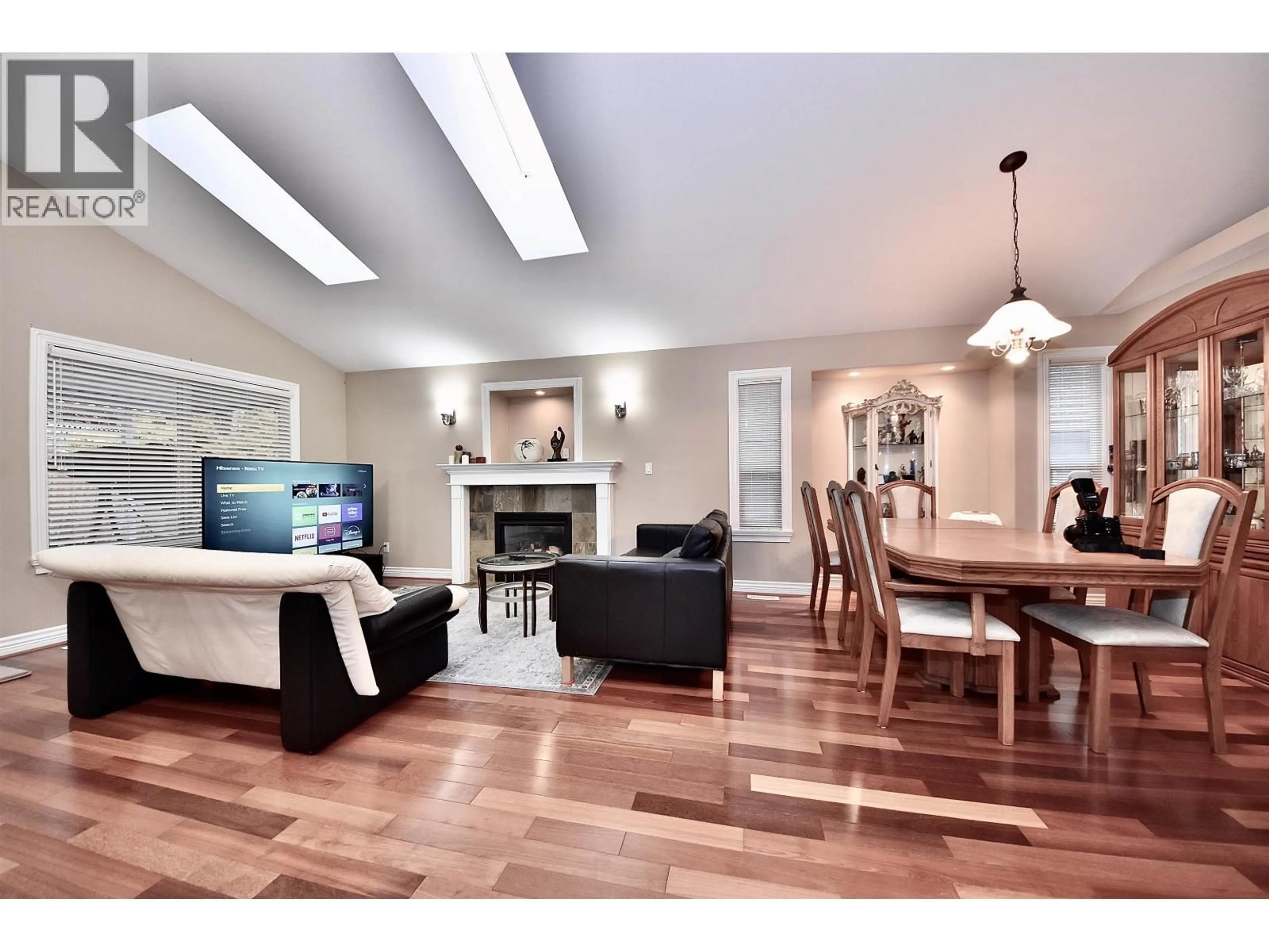 Unknown for 3035 MAPLEWOOD COURT, Coquitlam British Columbia V3E3P3