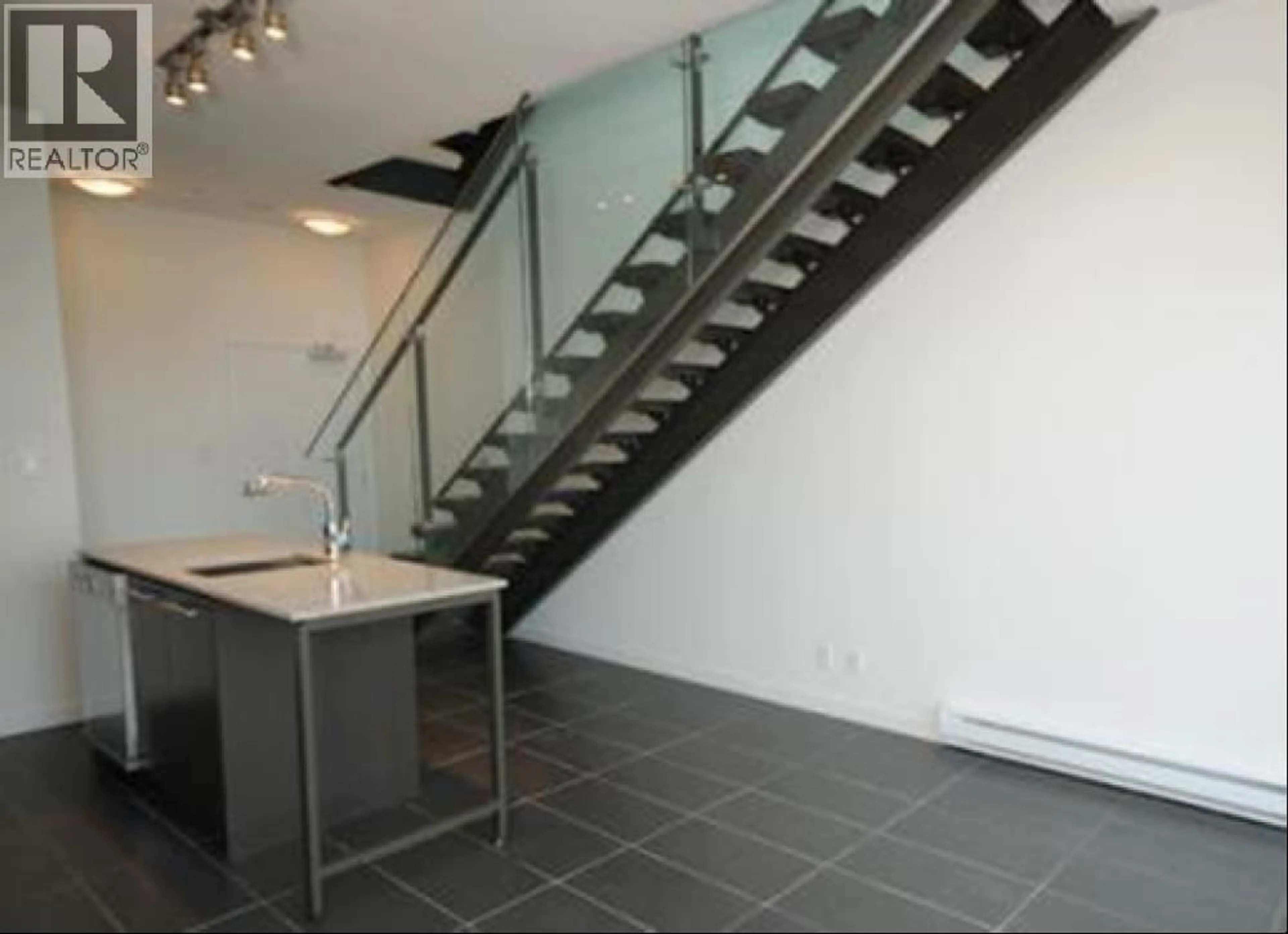Stairs for 209 - 522 8TH AVENUE, Vancouver British Columbia V5Z0A9