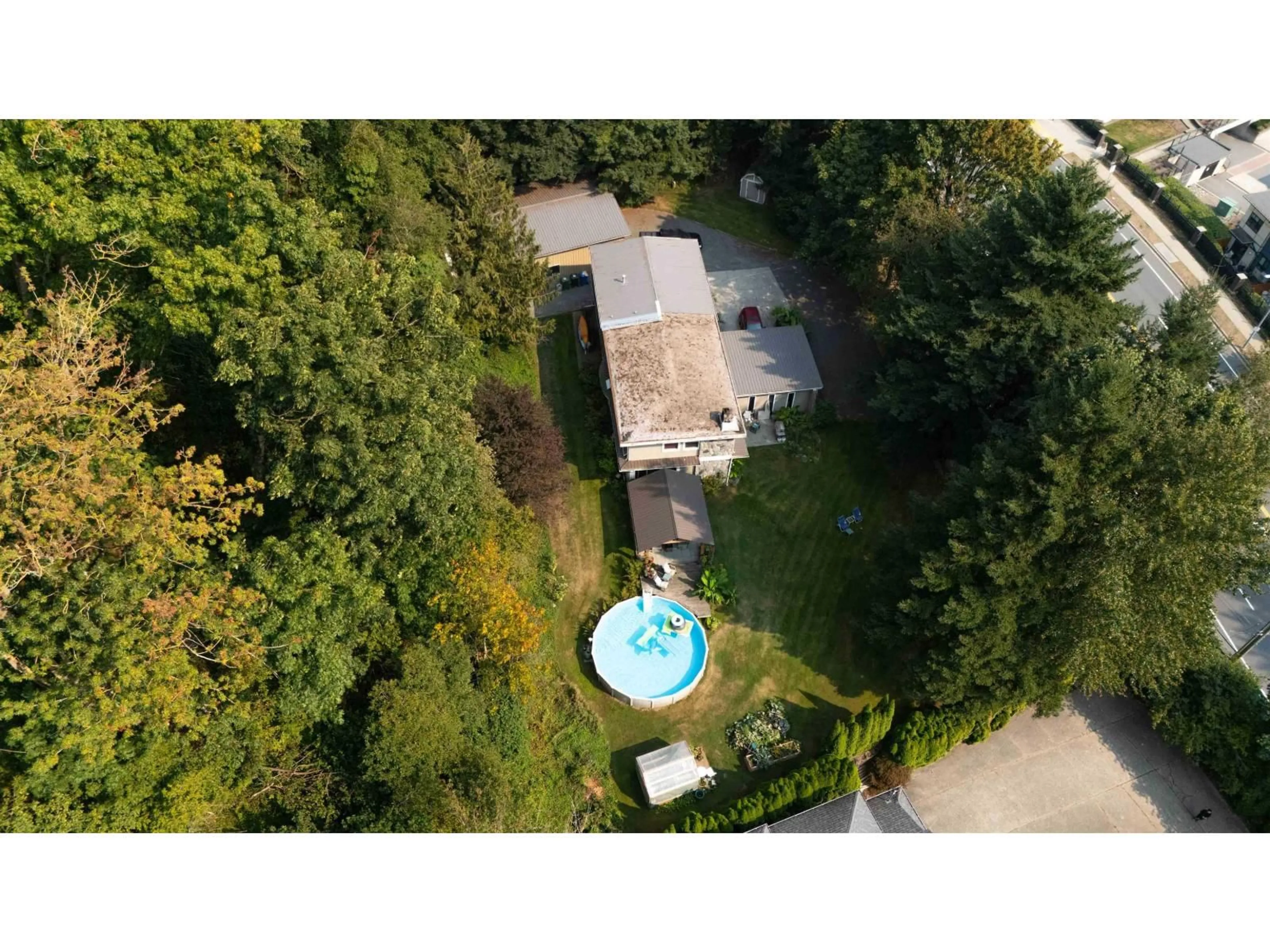 A pic from outside/outdoor area/front of a property/back of a property/a pic from drone, street for 35825 OLD YALE, Abbotsford British Columbia V3G2C6