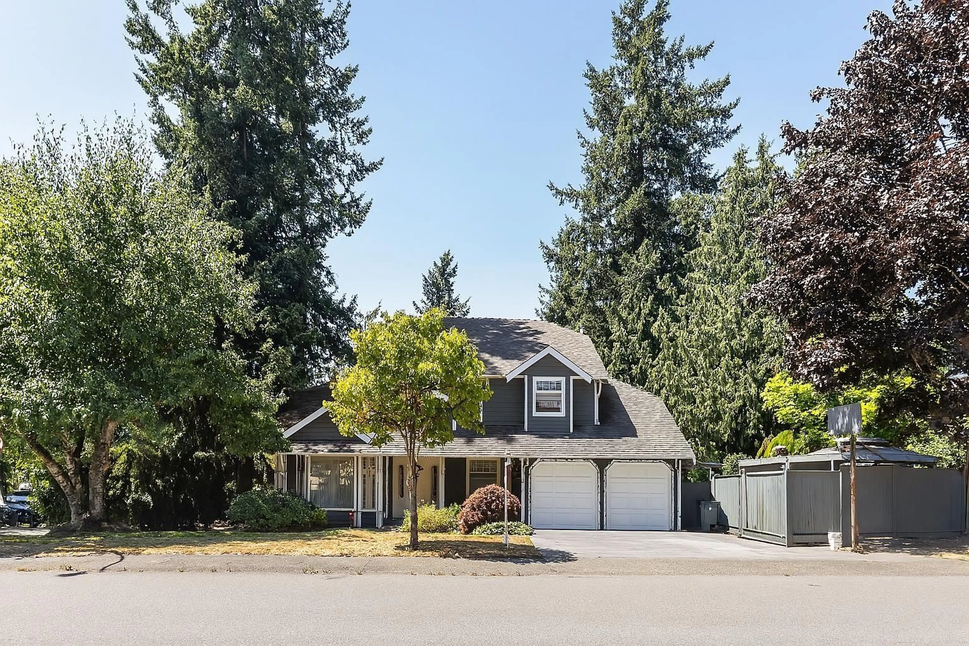 Home with vinyl exterior material, street for 12157 BOUNDARY SOUTH, Surrey British Columbia V3X2B7