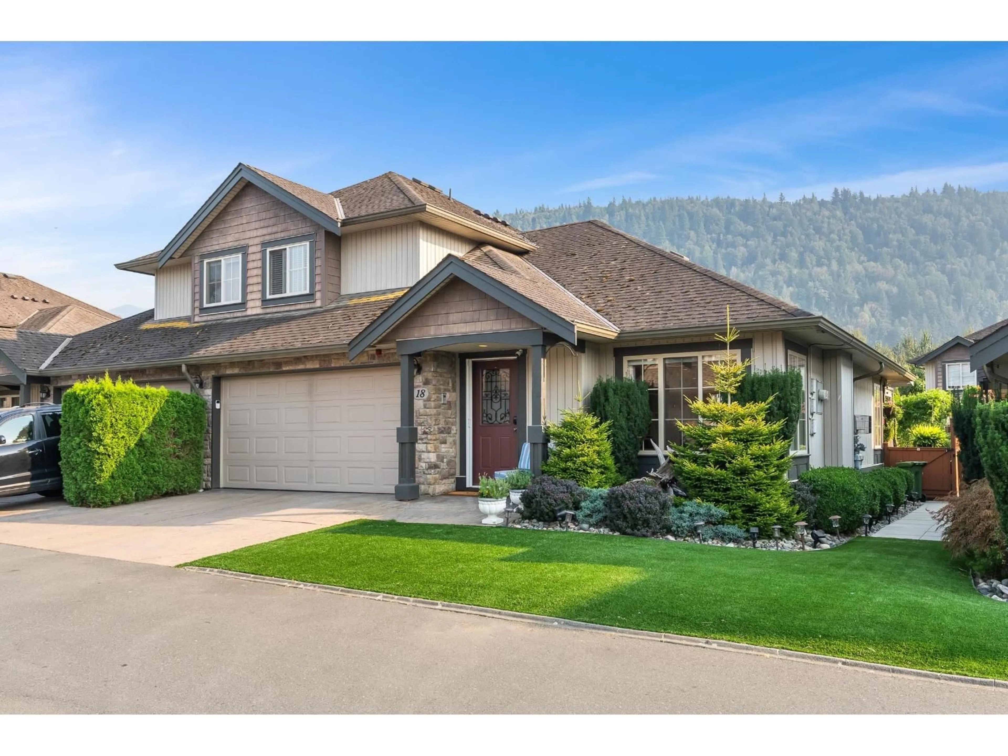 Home with vinyl exterior material, mountain view for 18 - 44523 MCLAREN DRIVE, Chilliwack British Columbia V2R0C2