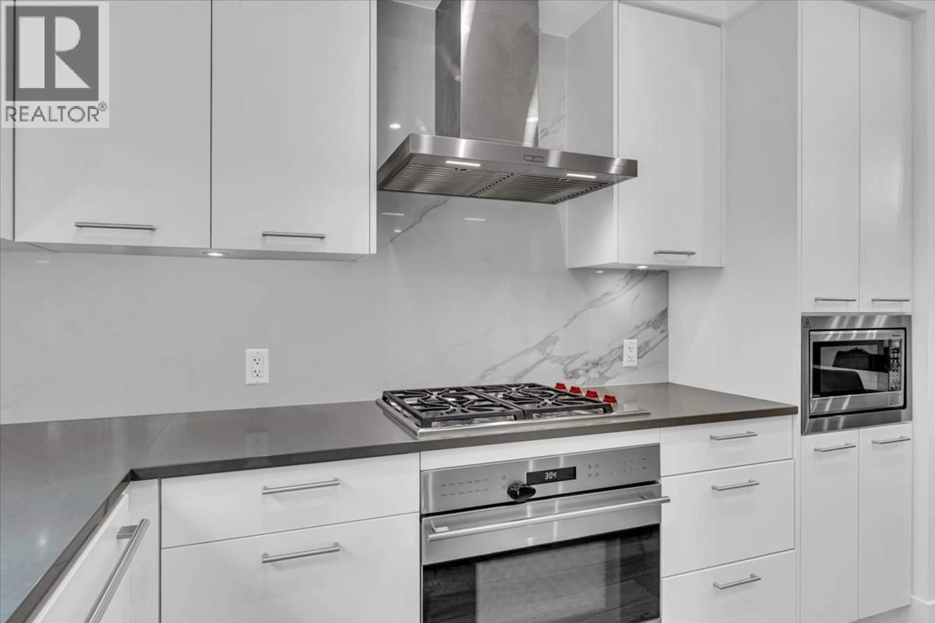 Standard kitchen, unknown for 2 - 1133 RIDGEWOOD AVENUE, North Vancouver British Columbia V7R0A4