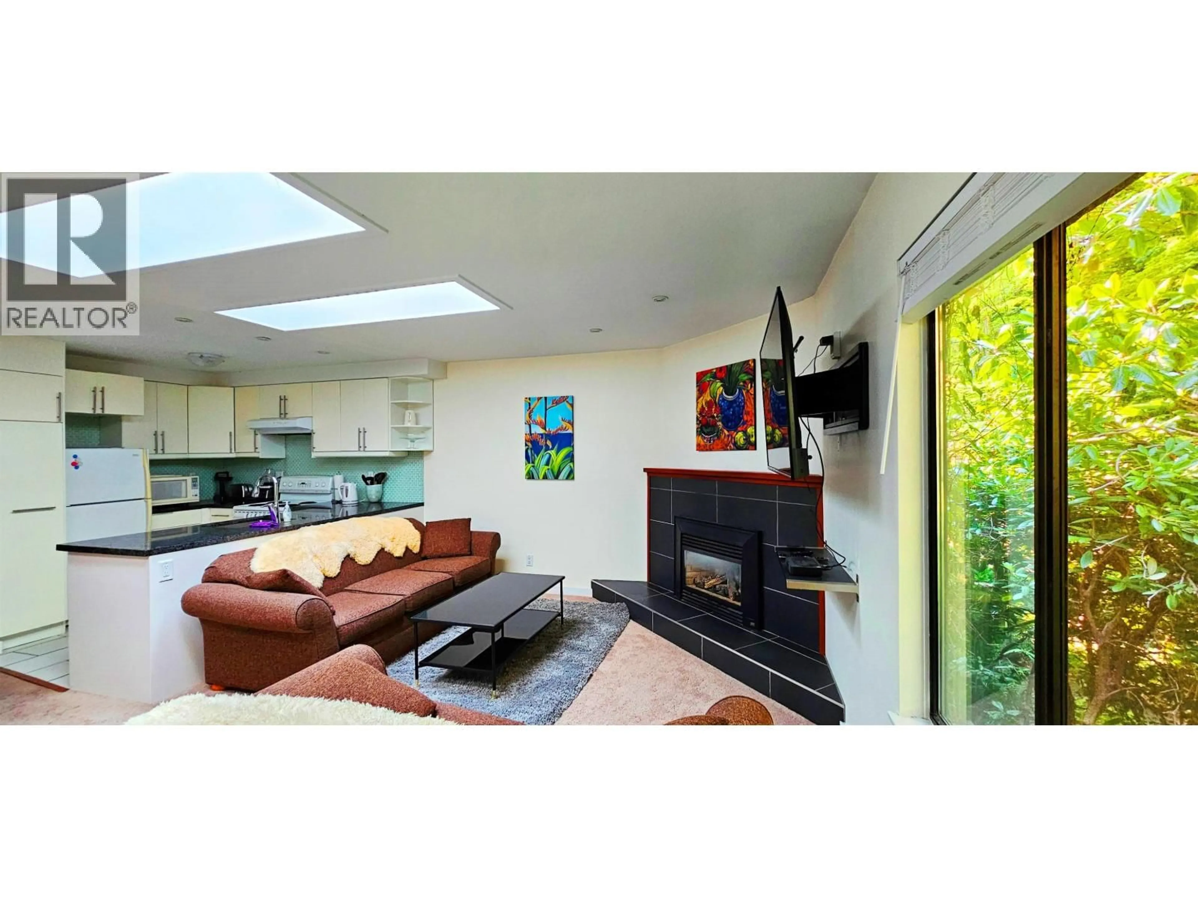 Unknown for 2214 14TH AVENUE, Vancouver British Columbia V6K2W1