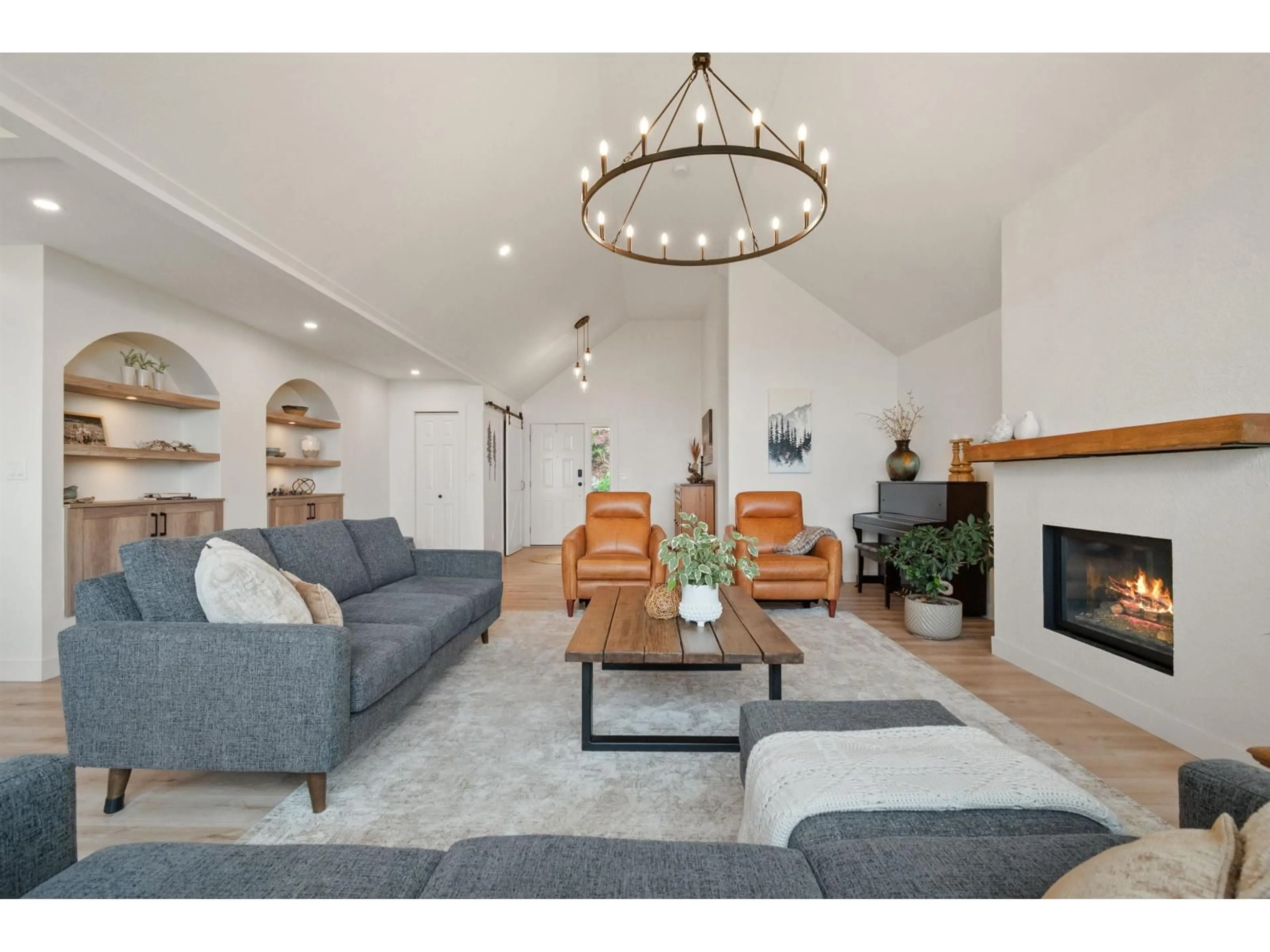 Living room with furniture, wood/laminate floor for 47385 SWALLOW CRESCENT, Chilliwack British Columbia V2P7P8