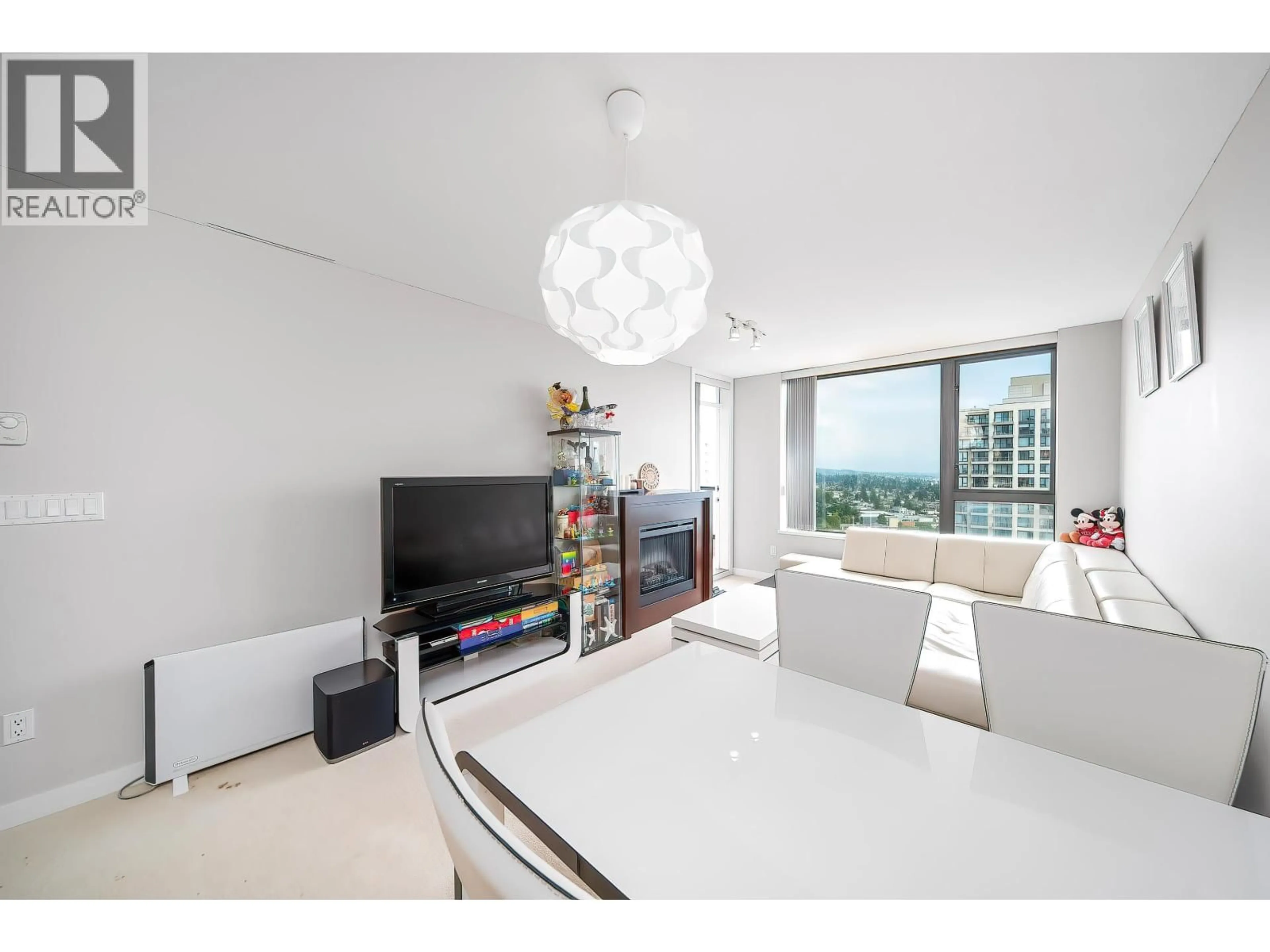 Living room with furniture, unknown for 2701 - 7088 SALISBURY AVENUE, Burnaby British Columbia V5E0A4