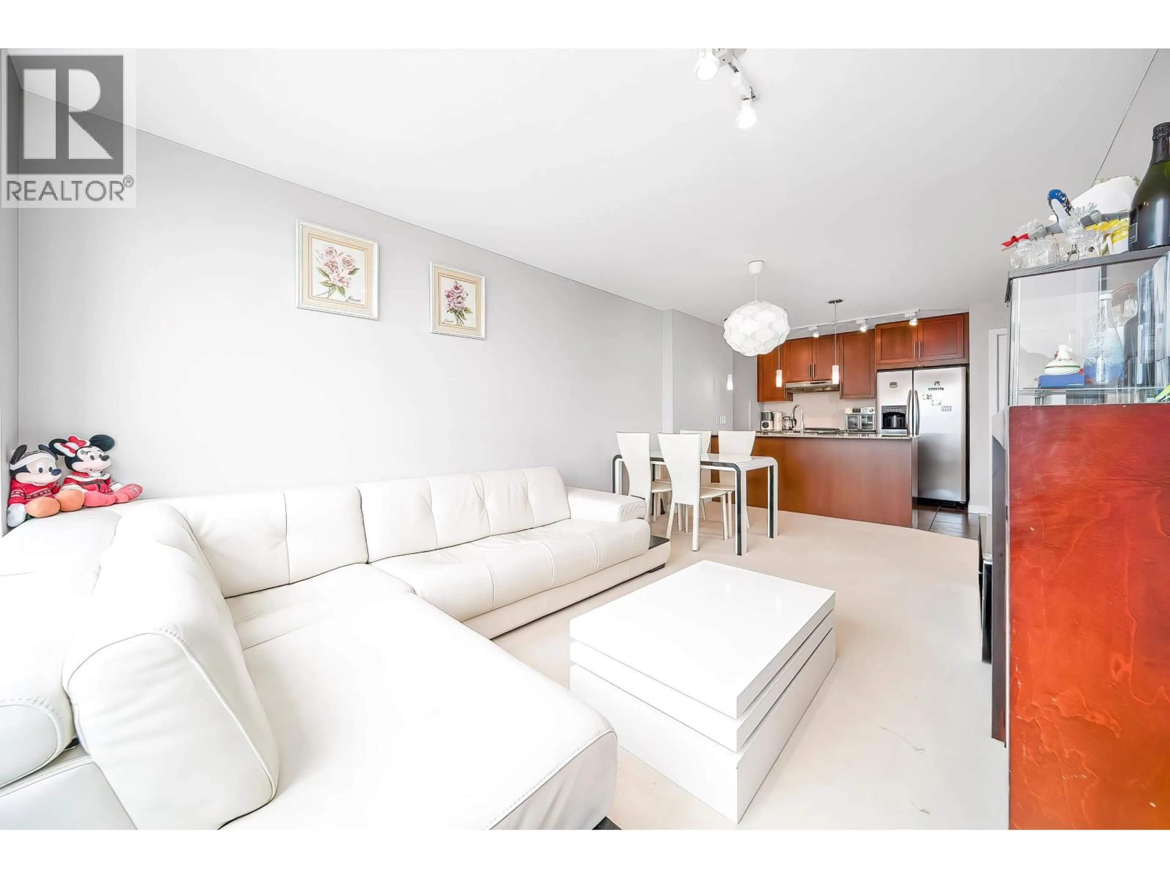 Living room with furniture, unknown for 2701 - 7088 SALISBURY AVENUE, Burnaby British Columbia V5E0A4