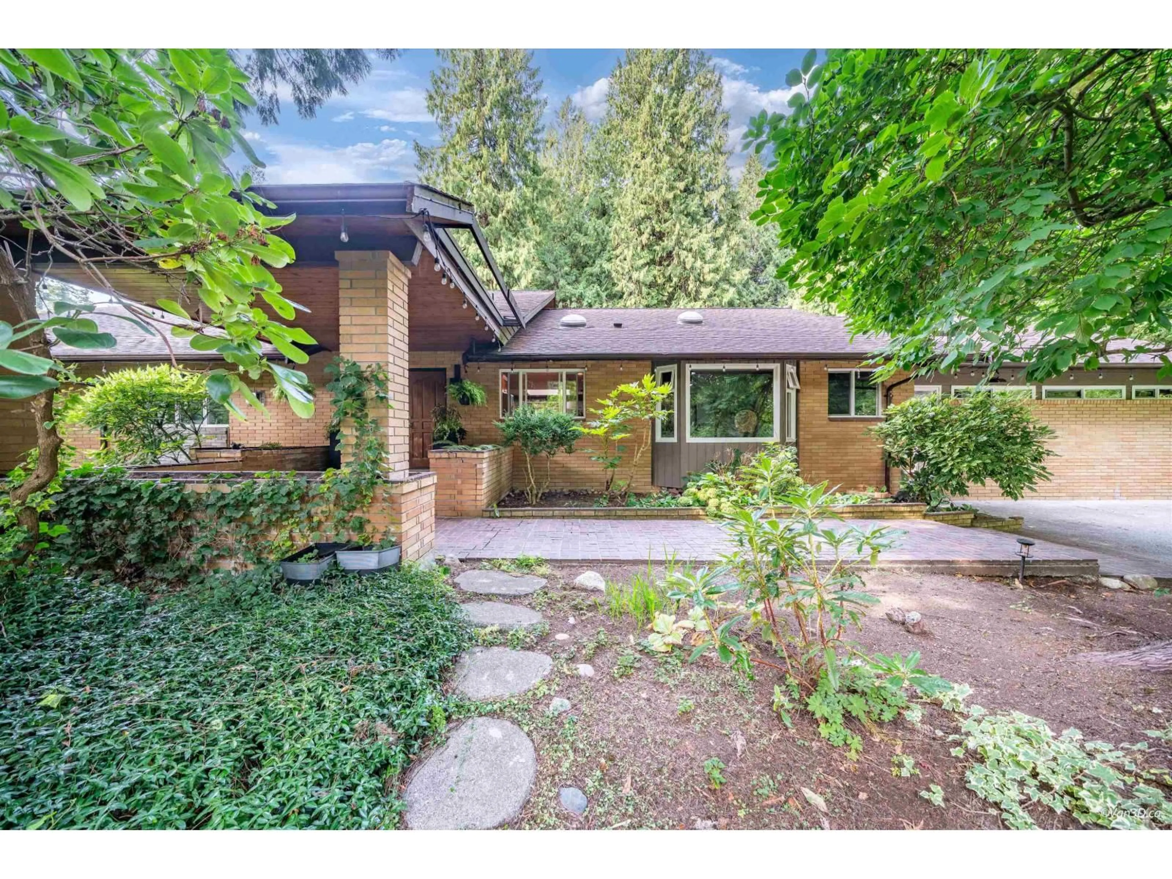 Home with brick exterior material, street for 3467 141, Surrey British Columbia V4P1L7