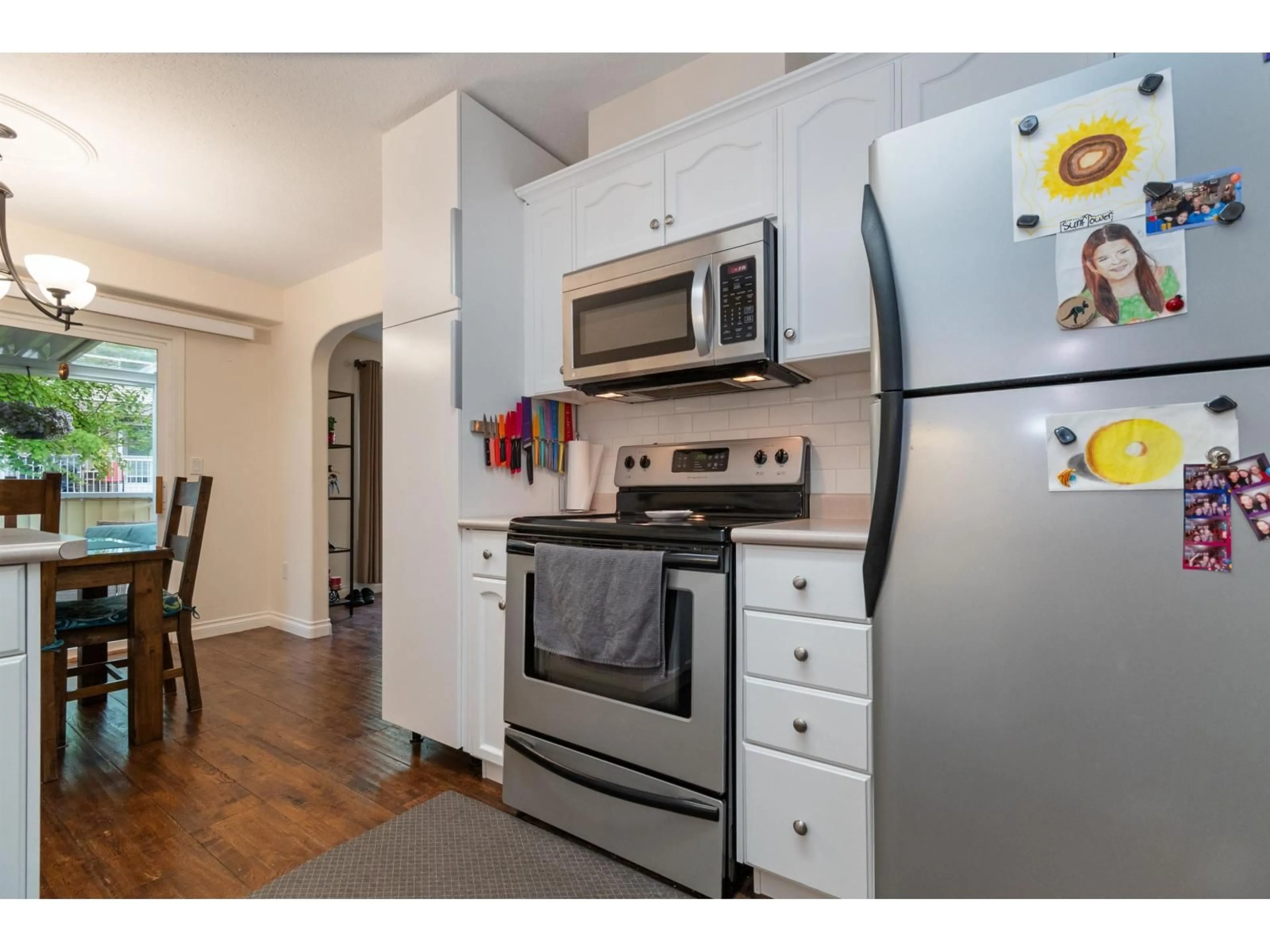 Standard kitchen, unknown for 35 - 46360 VALLEYVIEW ROAD, Chilliwack British Columbia V2R5L7