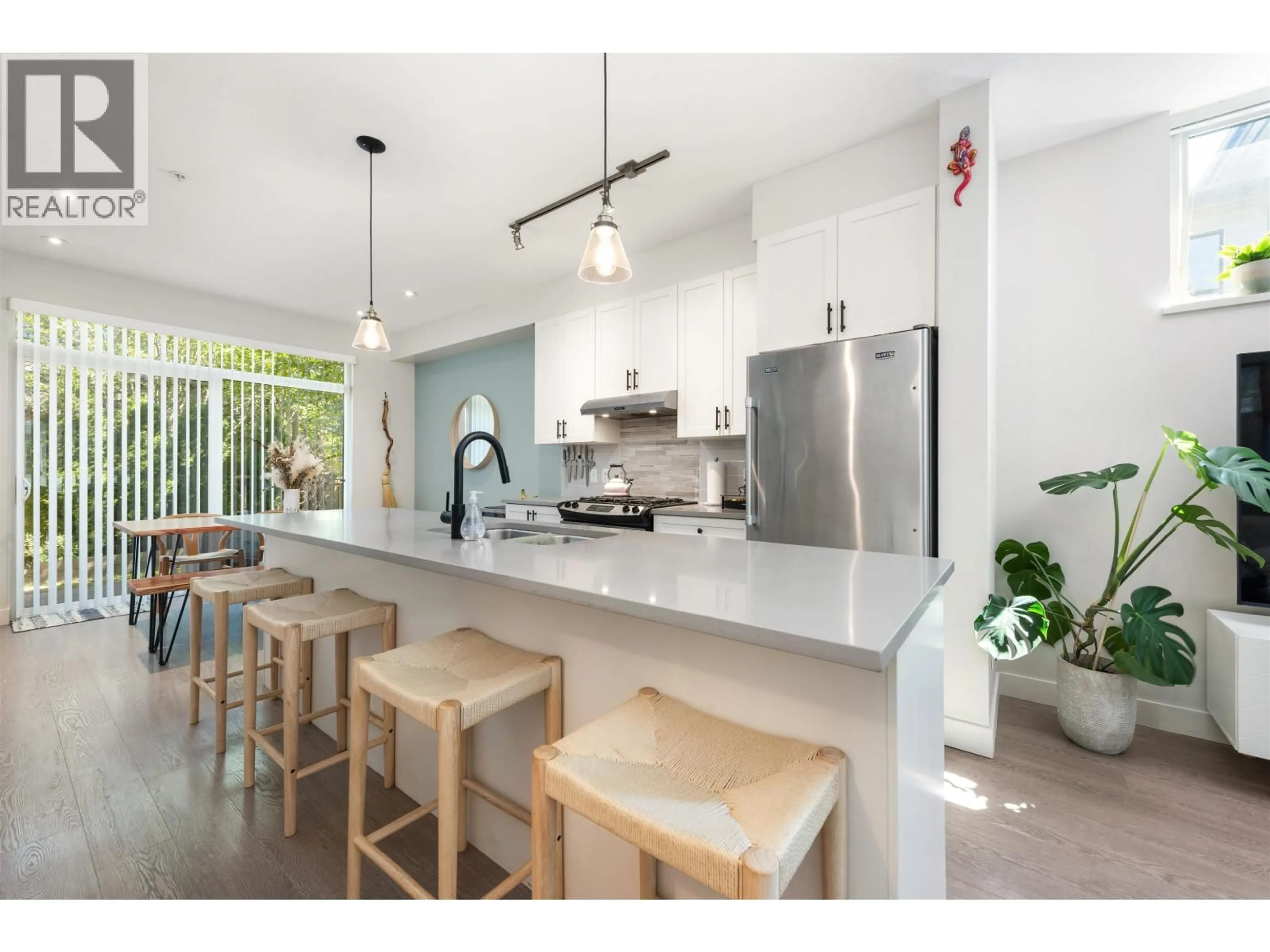 Open concept kitchen, unknown for 1229 BRANDYWINE DRIVE, Squamish British Columbia V8B0V4