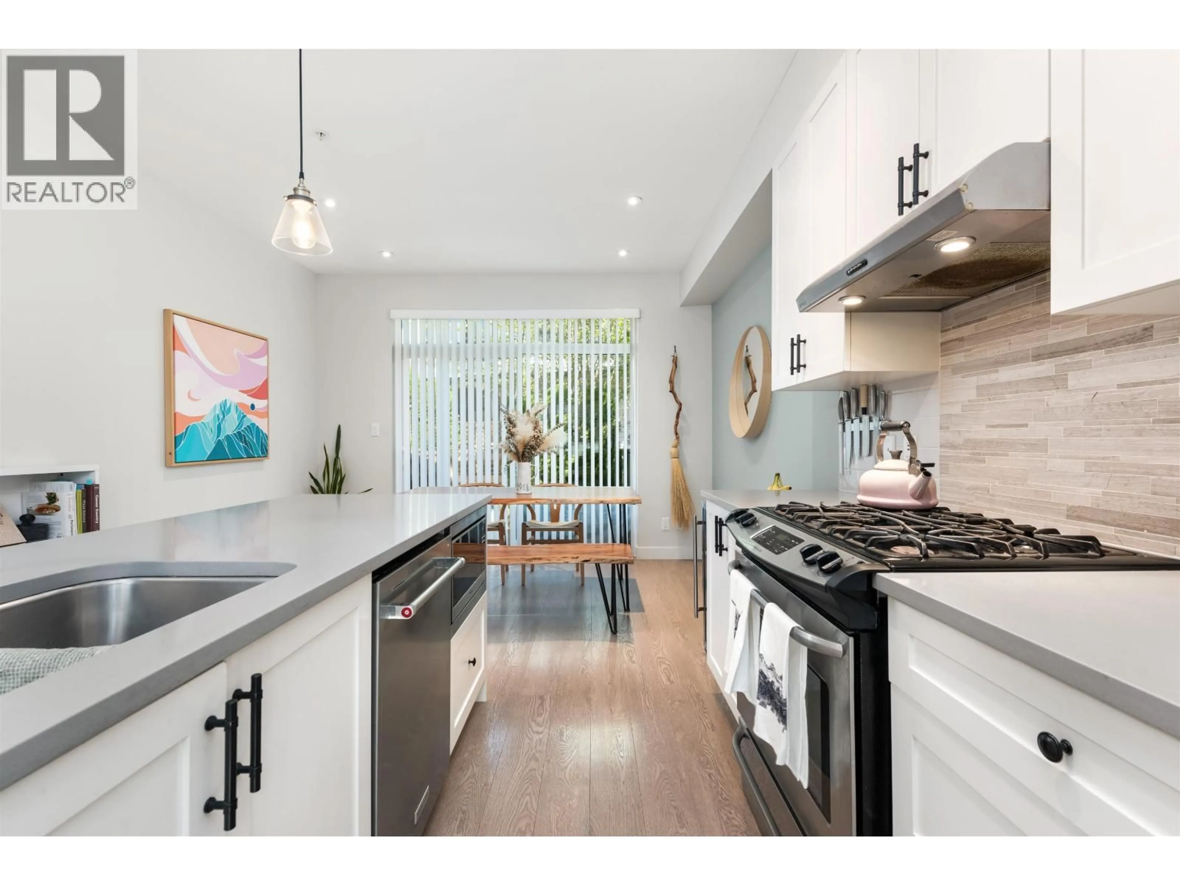 Open concept kitchen, unknown for 1229 BRANDYWINE DRIVE, Squamish British Columbia V8B0V4