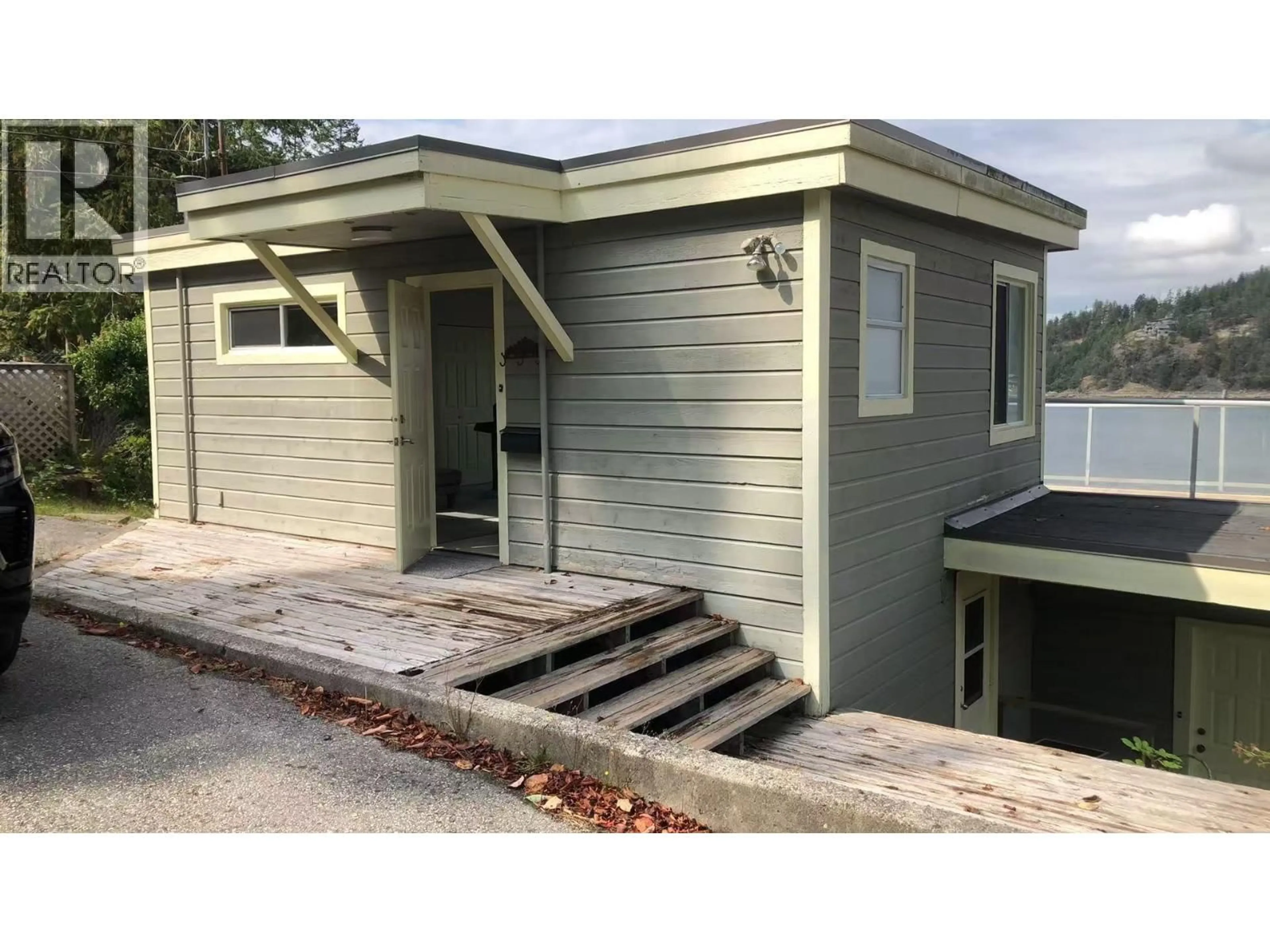 Home with vinyl exterior material, unknown for 13044 HASSAN ROAD, Pender Harbour British Columbia V0N2H1