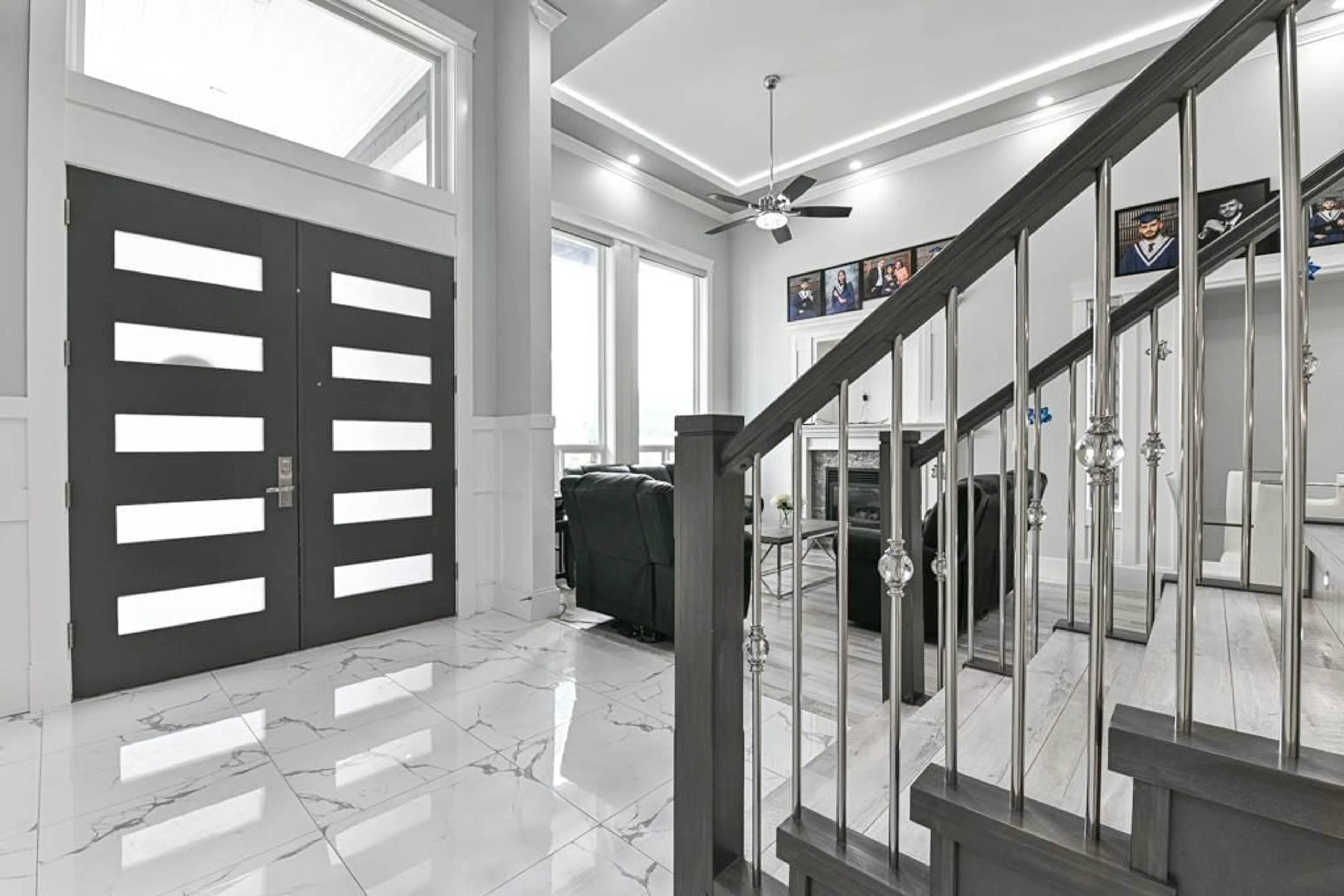 Indoor foyer for 2725 LEFEUVRE, Abbotsford British Columbia V4X1H5
