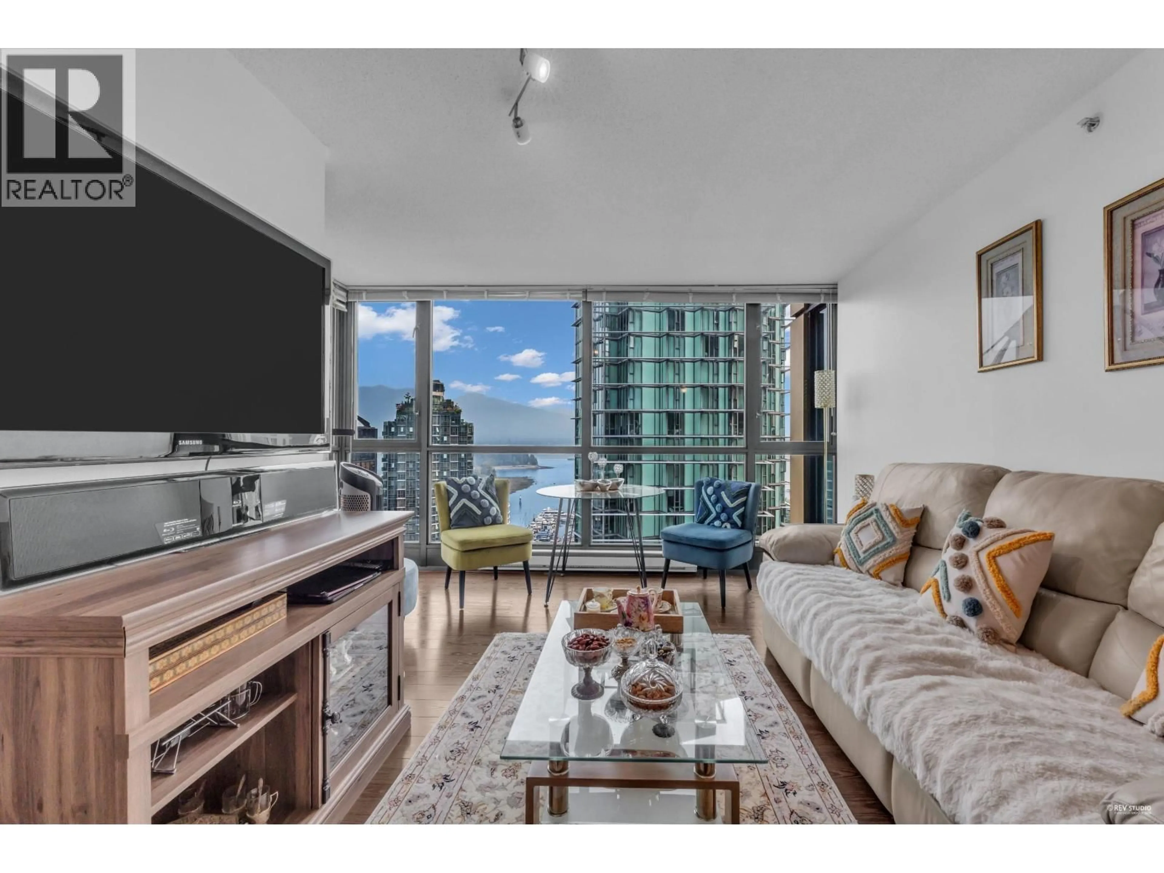 Living room with furniture, unknown for 1905 - 1331 ALBERNI STREET, Vancouver British Columbia V6E4S1