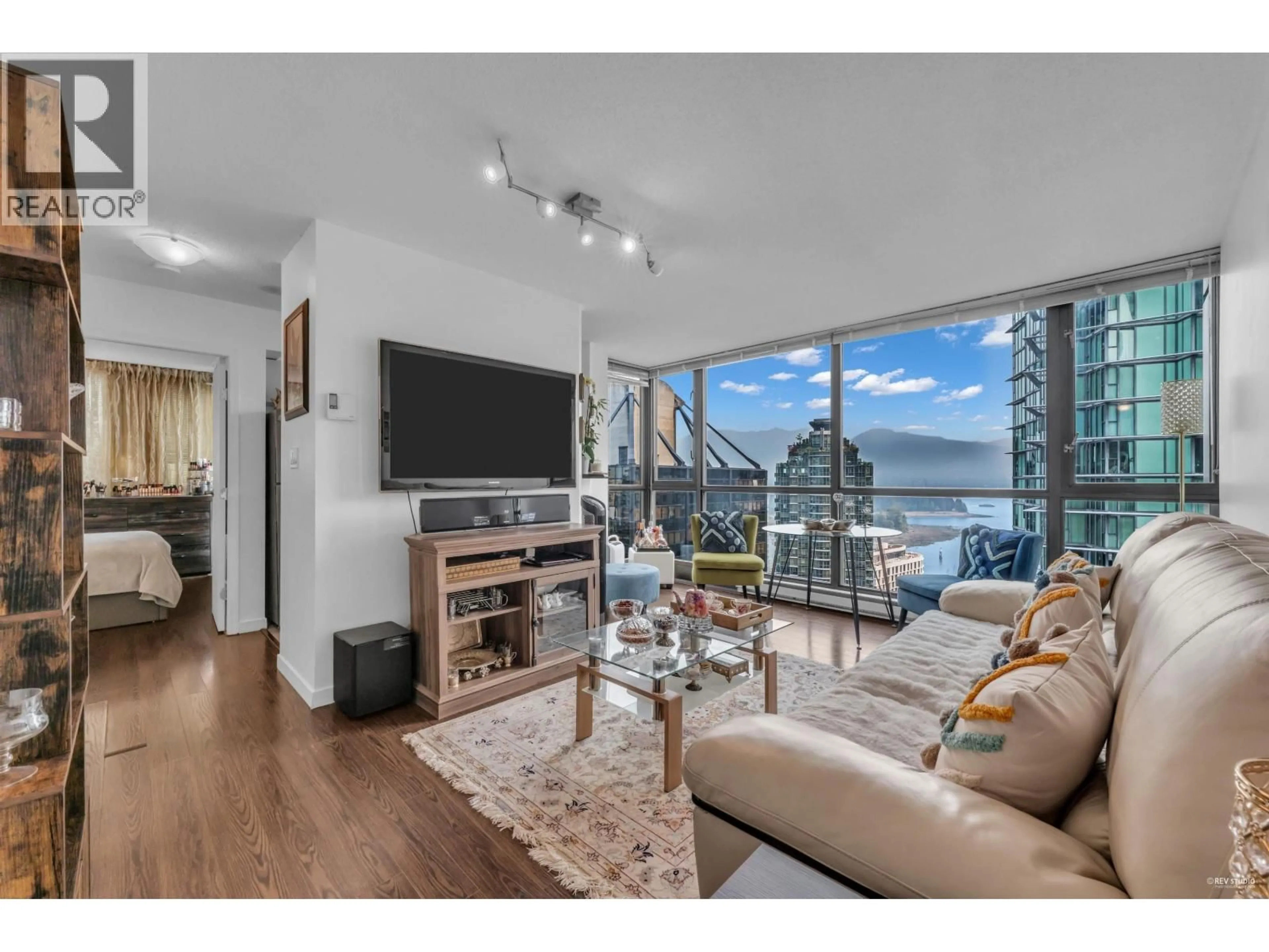 Living room with furniture, wood/laminate floor for 1905 - 1331 ALBERNI STREET, Vancouver British Columbia V6E4S1