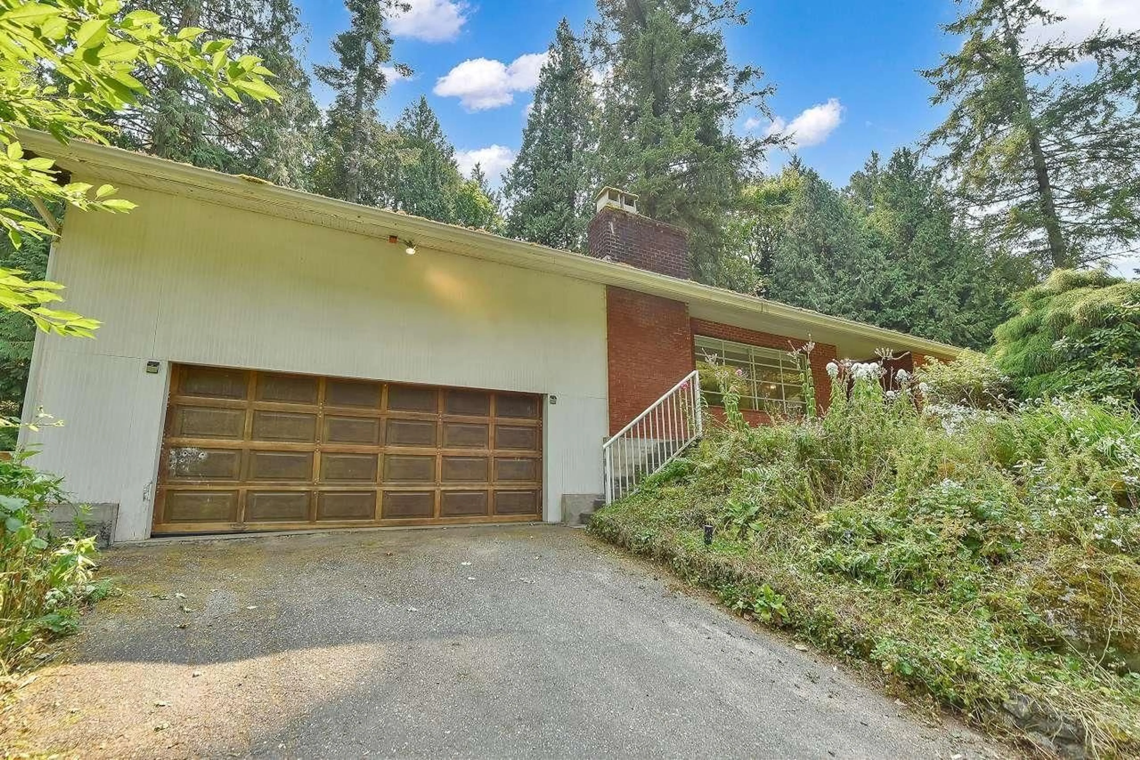 Unknown for 13428 CRESCENT, Surrey British Columbia V4P1K8