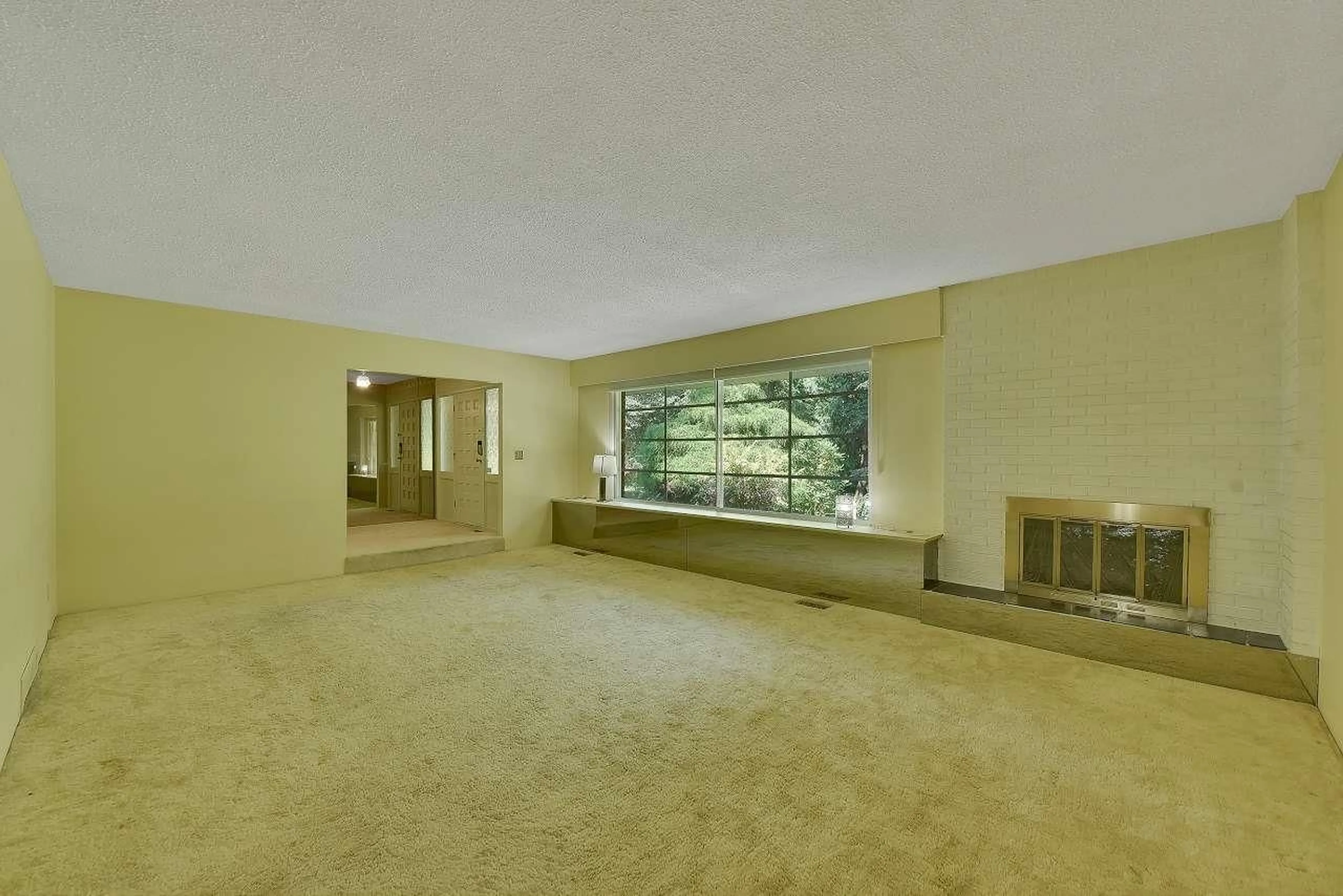 Unknown for 13428 CRESCENT, Surrey British Columbia V4P1K8