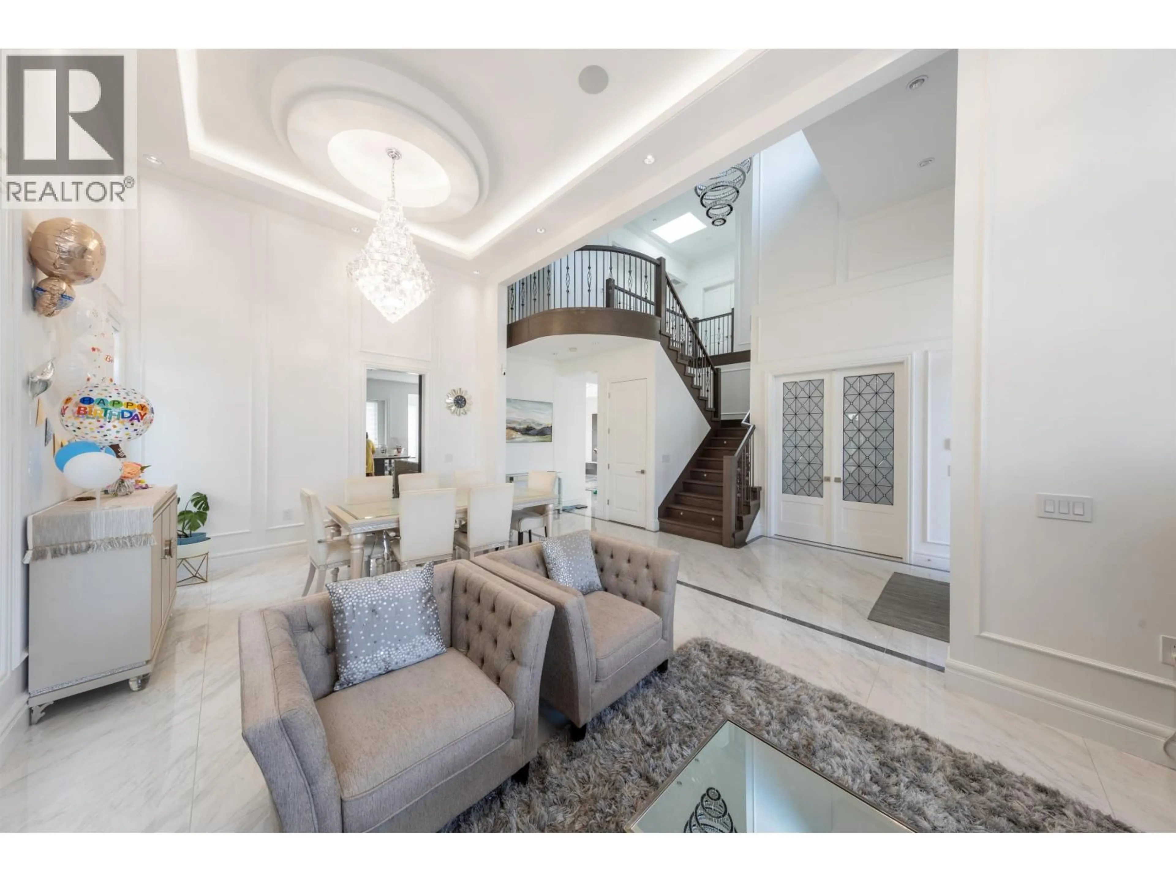Indoor foyer for 10740 ANAHIM DRIVE, Richmond British Columbia V7A3C5
