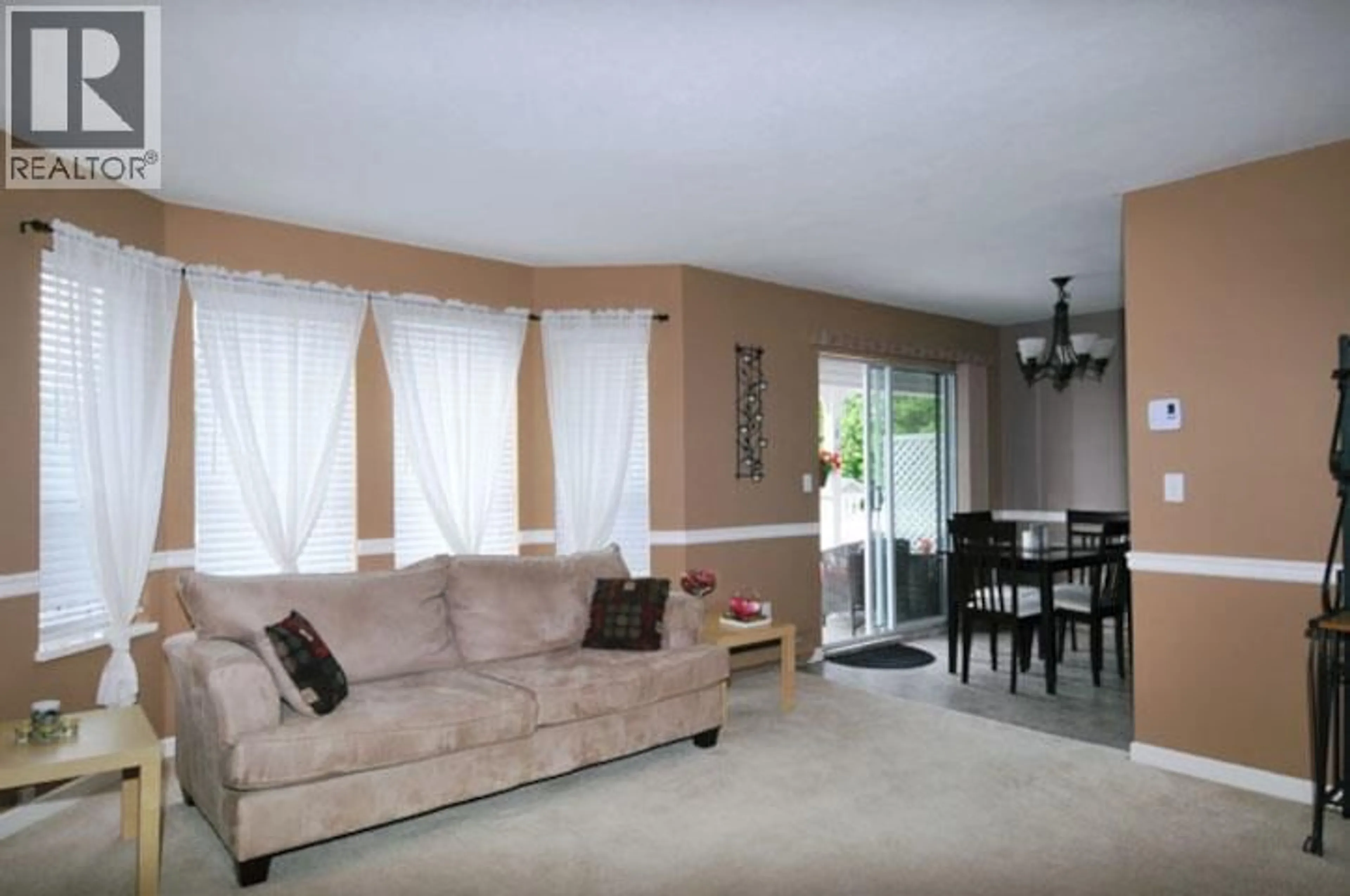 Living room with furniture, unknown for 39 - 12296 224 STREET, Maple Ridge British Columbia V2X0M3