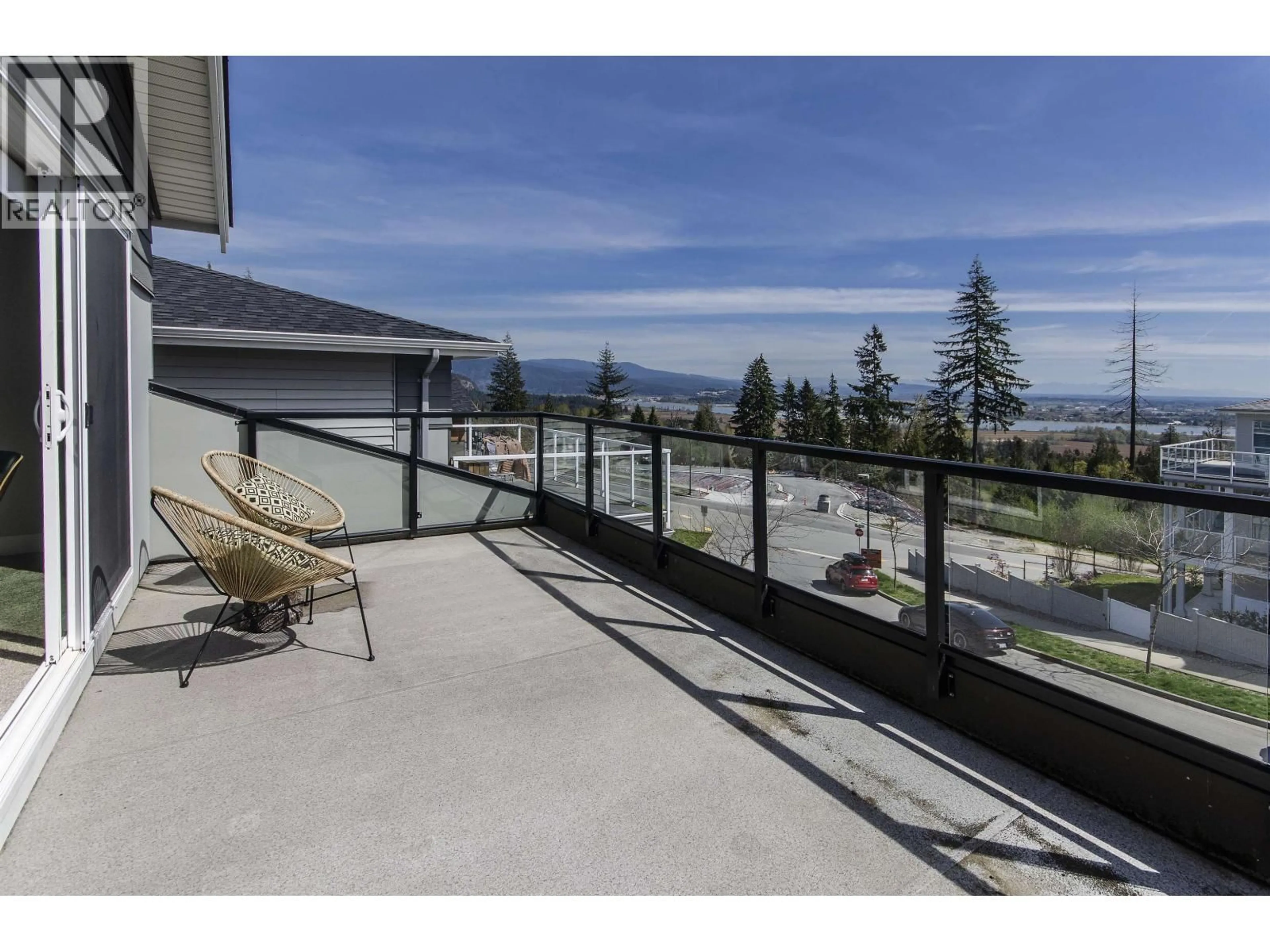 Patio, mountain view for 3575 BROWNLEE AVENUE, Coquitlam British Columbia V3E0M5