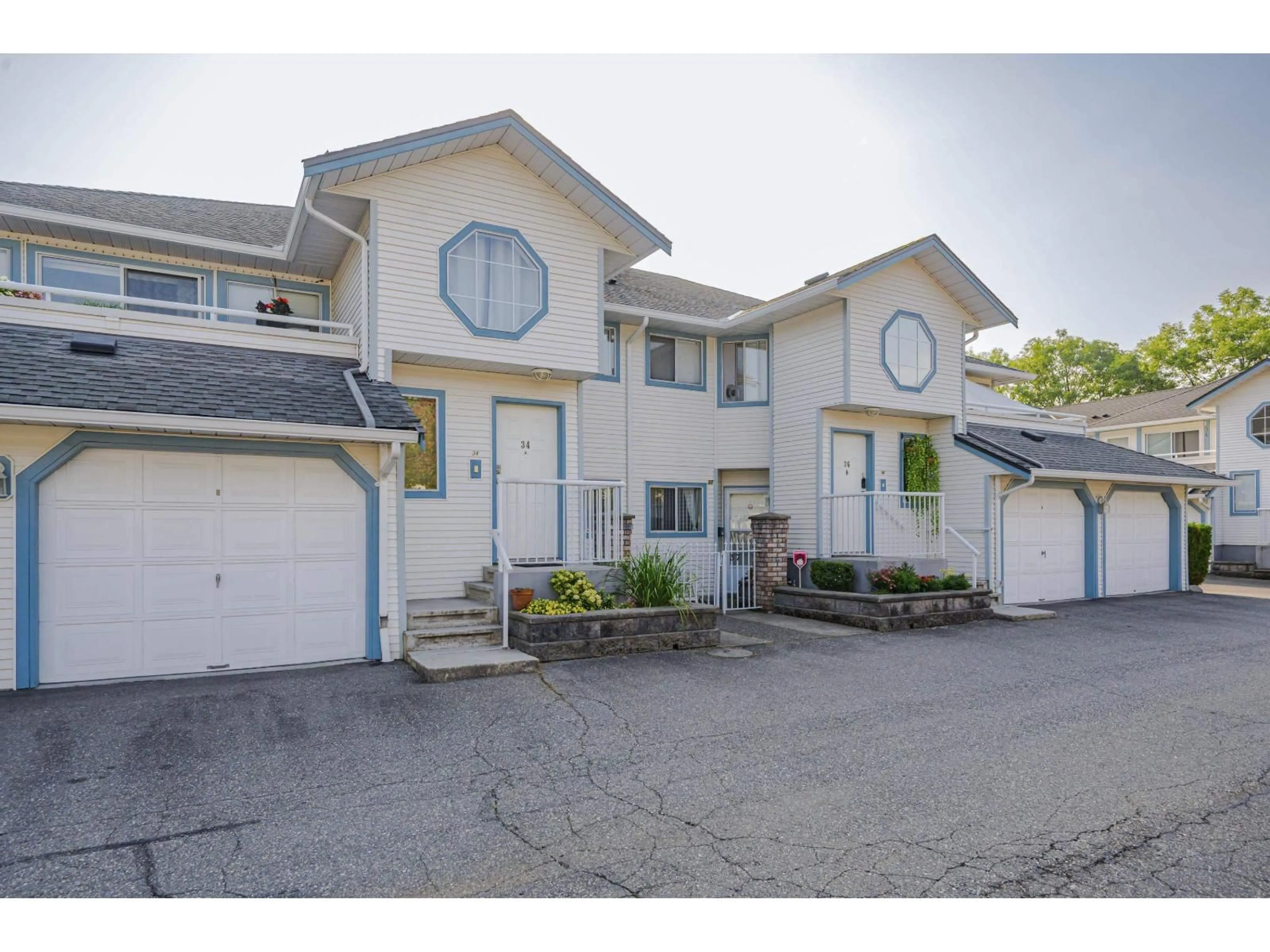 Unknown for 35 - 19797 64, Langley British Columbia V2Y1G9