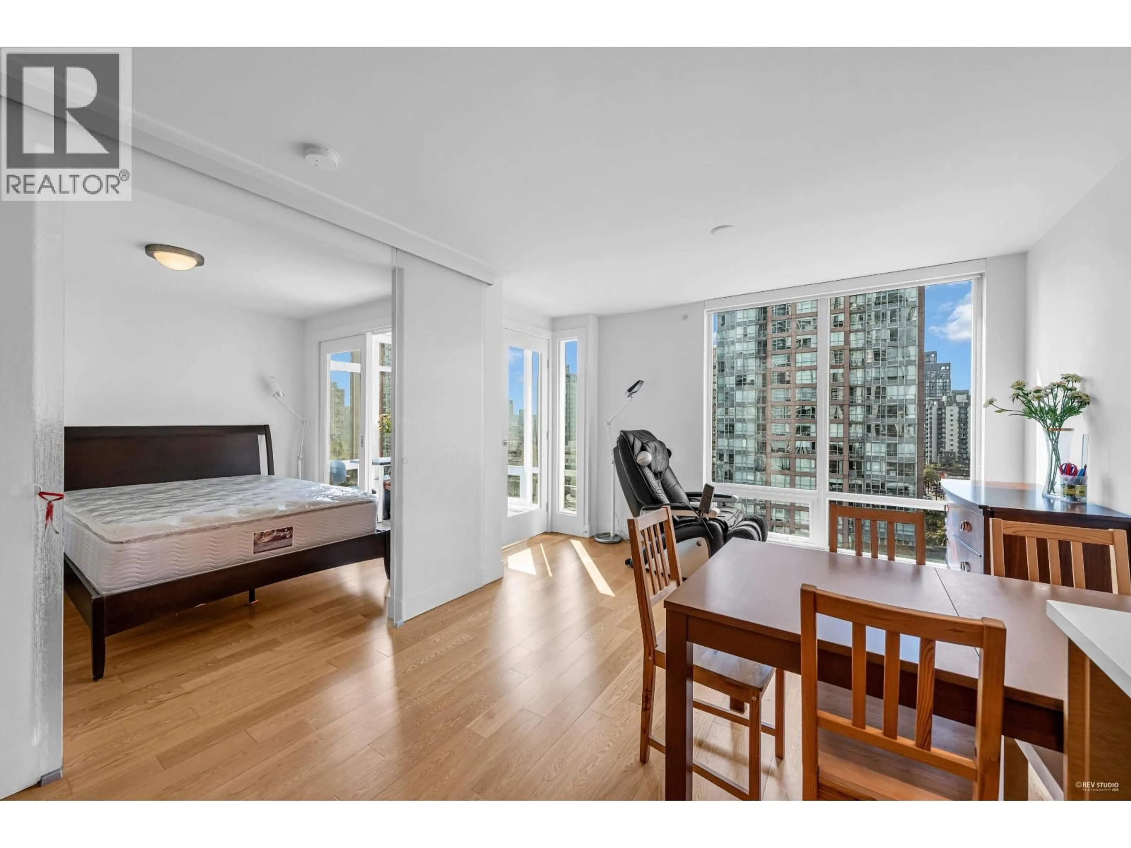 A pic of a room for 1002 - 565 SMITHE STREET, Vancouver British Columbia V6B0E4