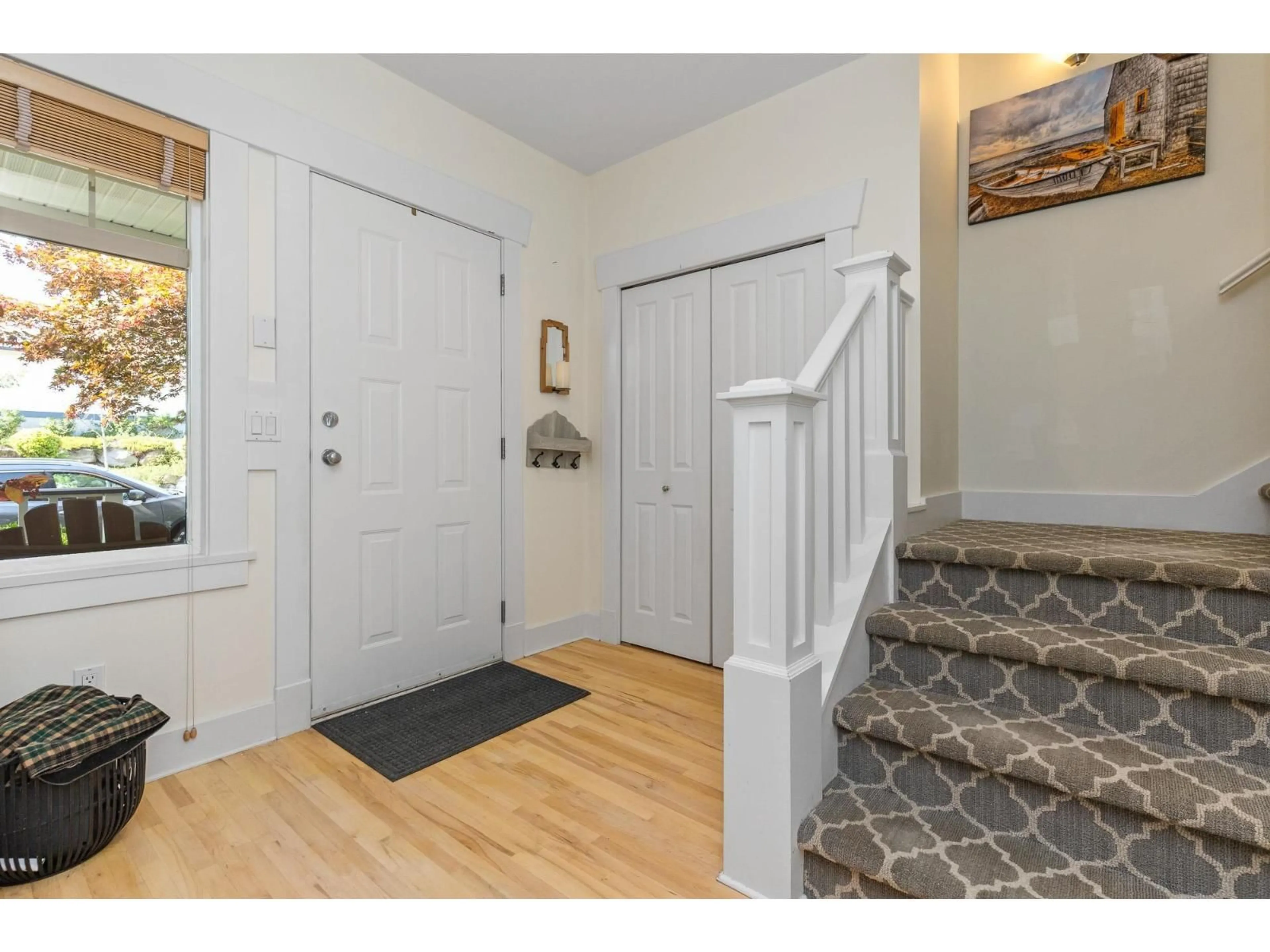 Indoor entryway for 36214 AUGUSTON SOUTH, Abbotsford British Columbia V3G2Y9