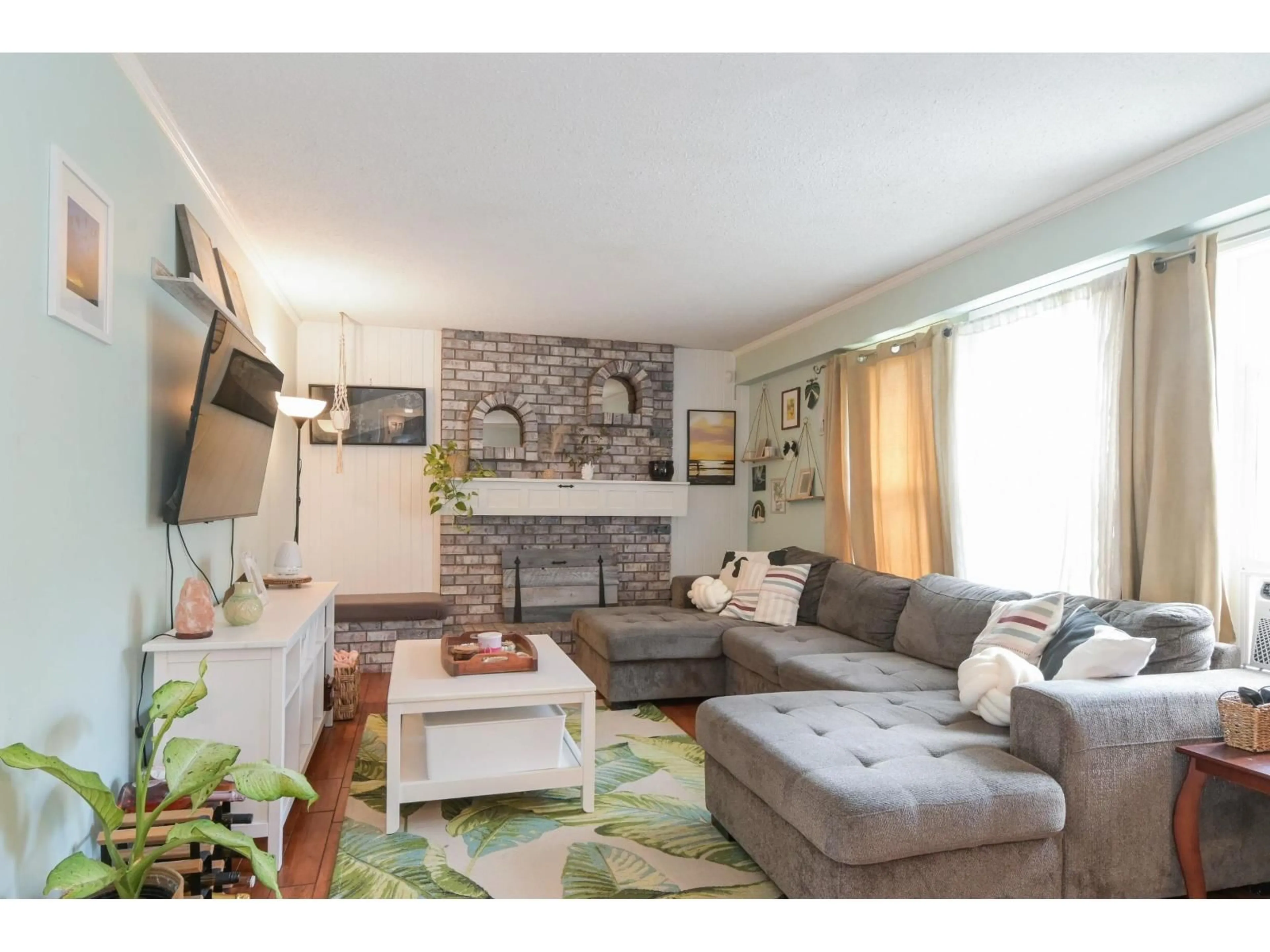 Living room with furniture, unknown for 3628 203A, Langley British Columbia V3A1W5